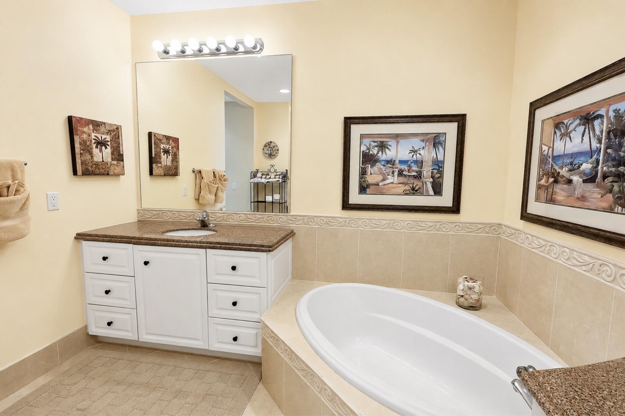 HARBOUR ISLE AT HUTCHINSON ISLAND WEST - Residential