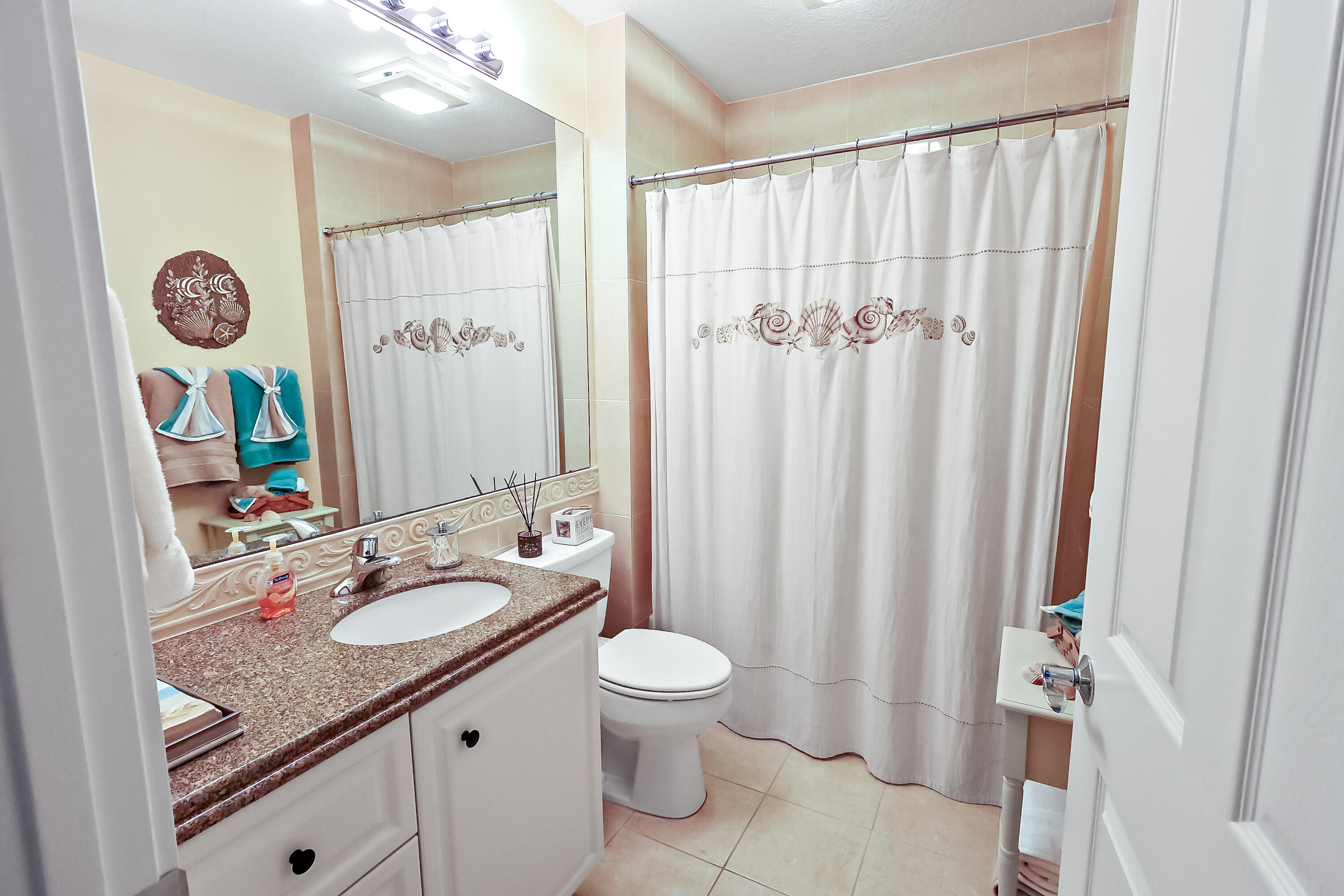 HARBOUR ISLE AT HUTCHINSON ISLAND WEST - Residential