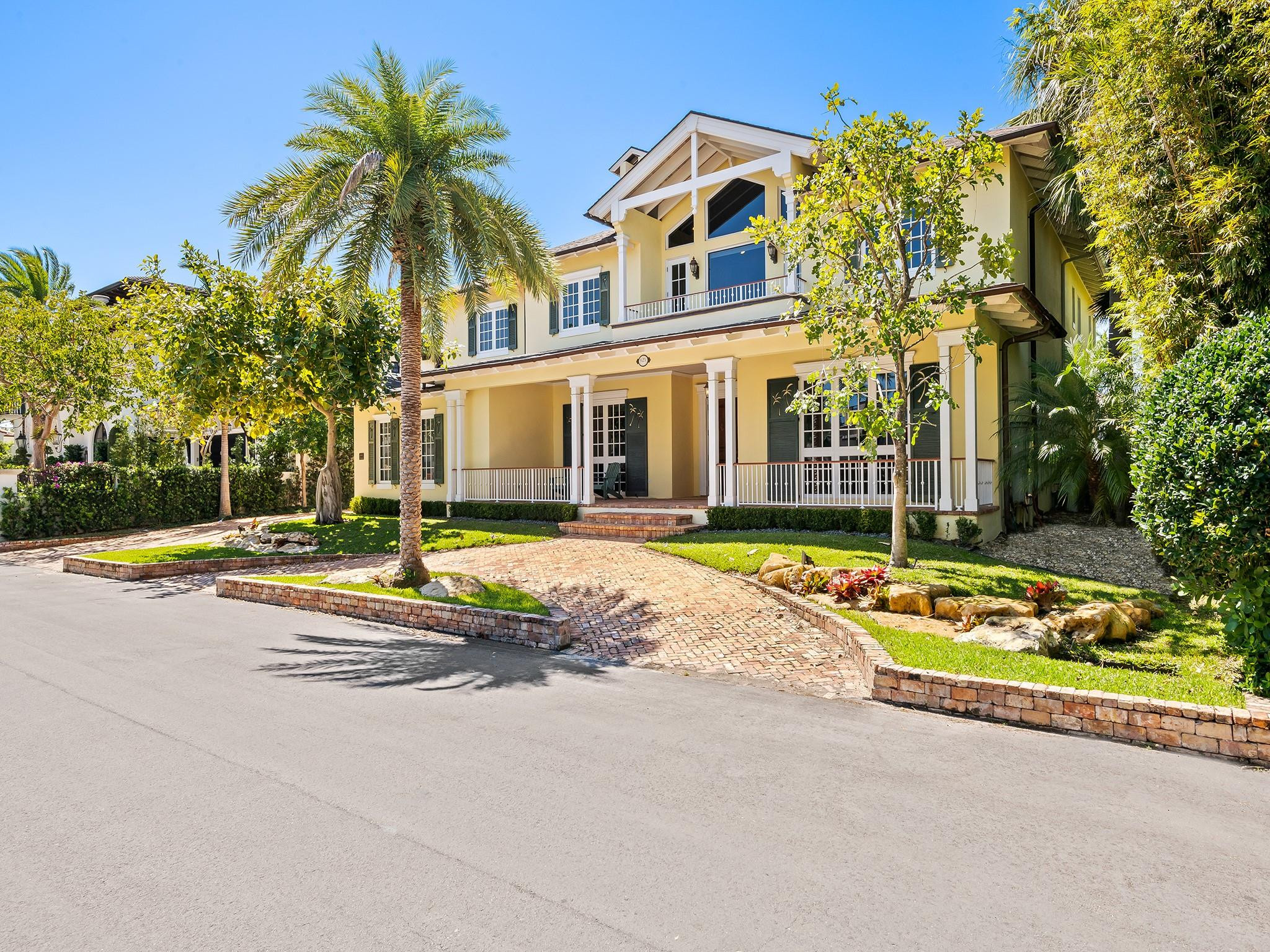Las Olas Isles - Residential