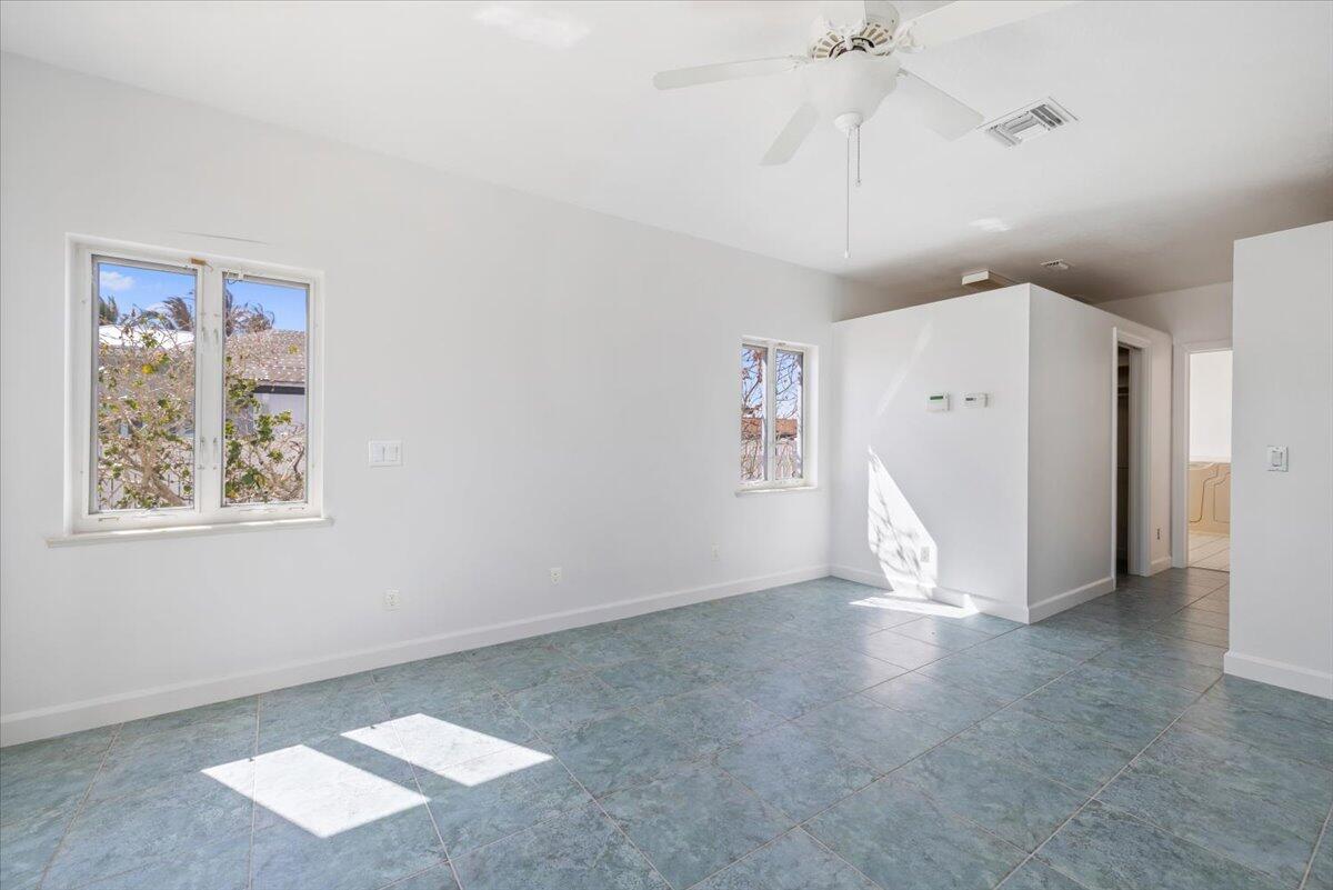 VERO ISLES PLAT NO 3 - Residential