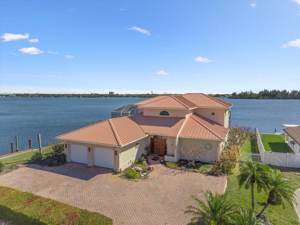 VERO ISLES PLAT NO 3 - Residential