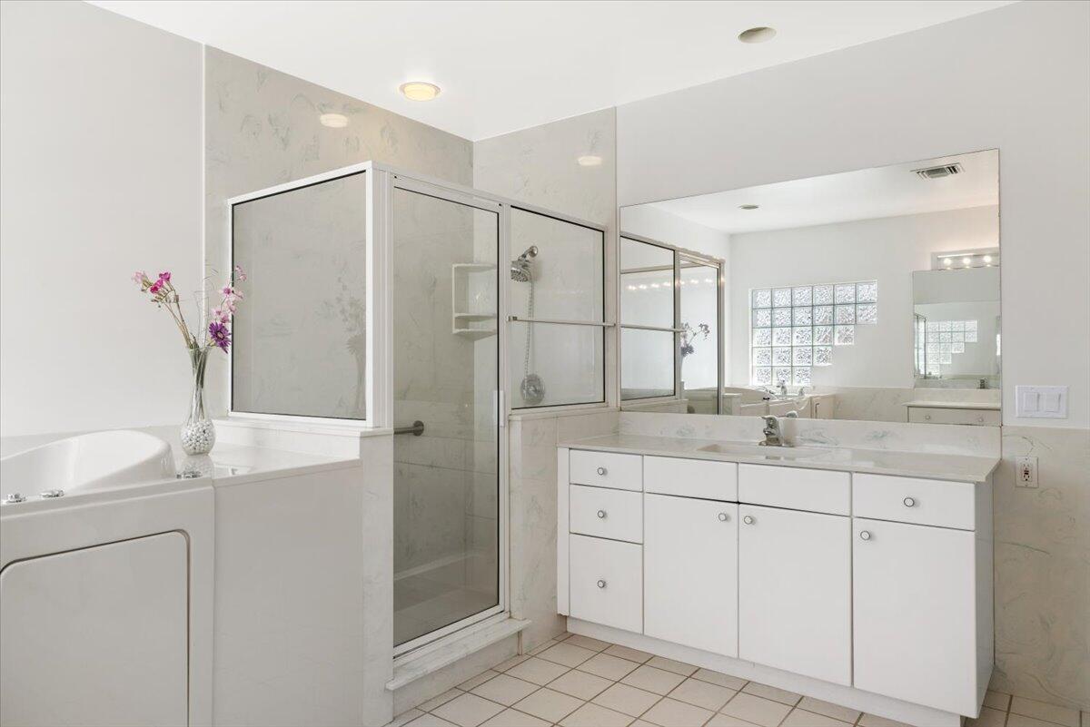 VERO ISLES PLAT NO 3 - Residential
