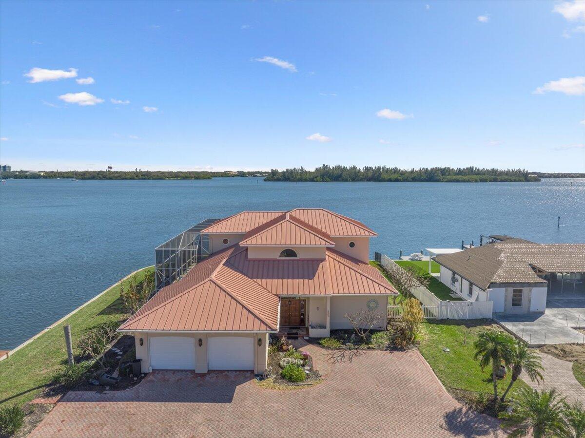 VERO ISLES PLAT NO 3 - Residential