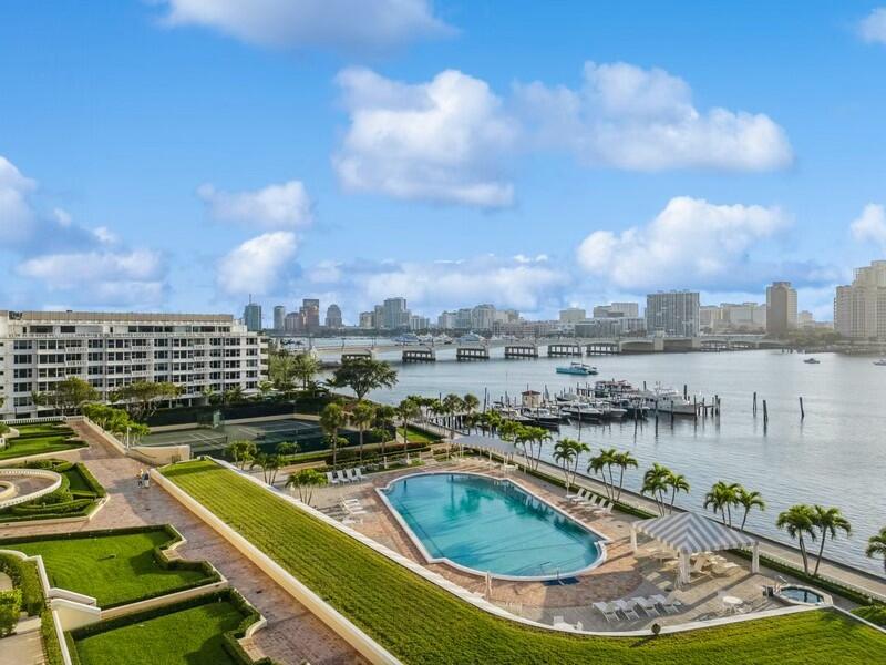 PALM BEACH BILTMORE COND DECL FILED 7-9-80 - Residential