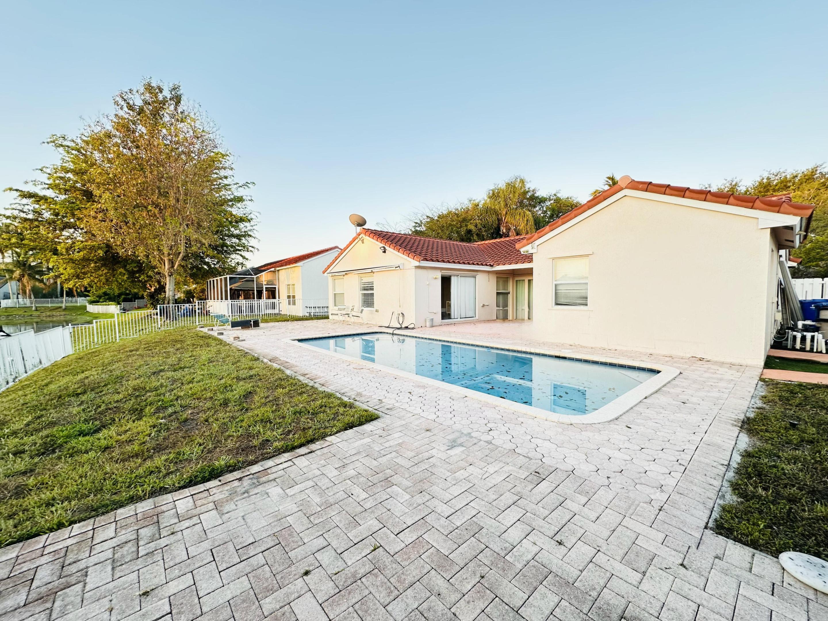 FLAMINGO ESTATES - Residential