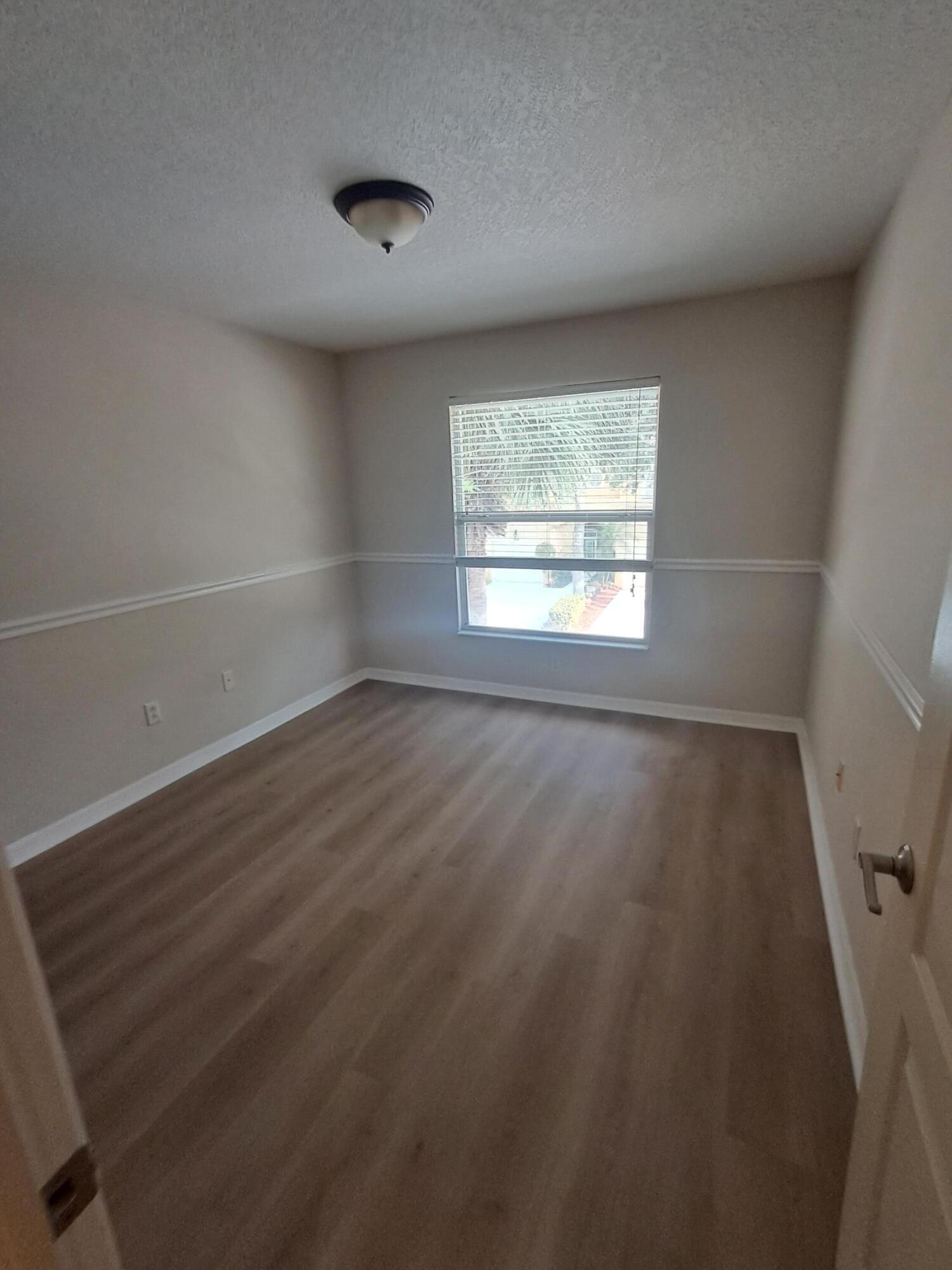 SEMINOLE EST AND TOWNHOMES - Residential