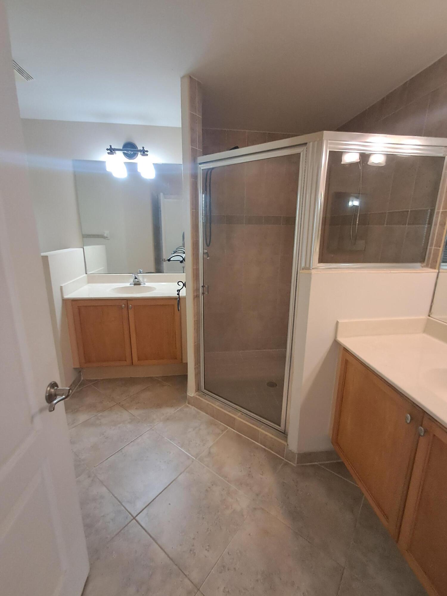 SEMINOLE EST AND TOWNHOMES - Residential