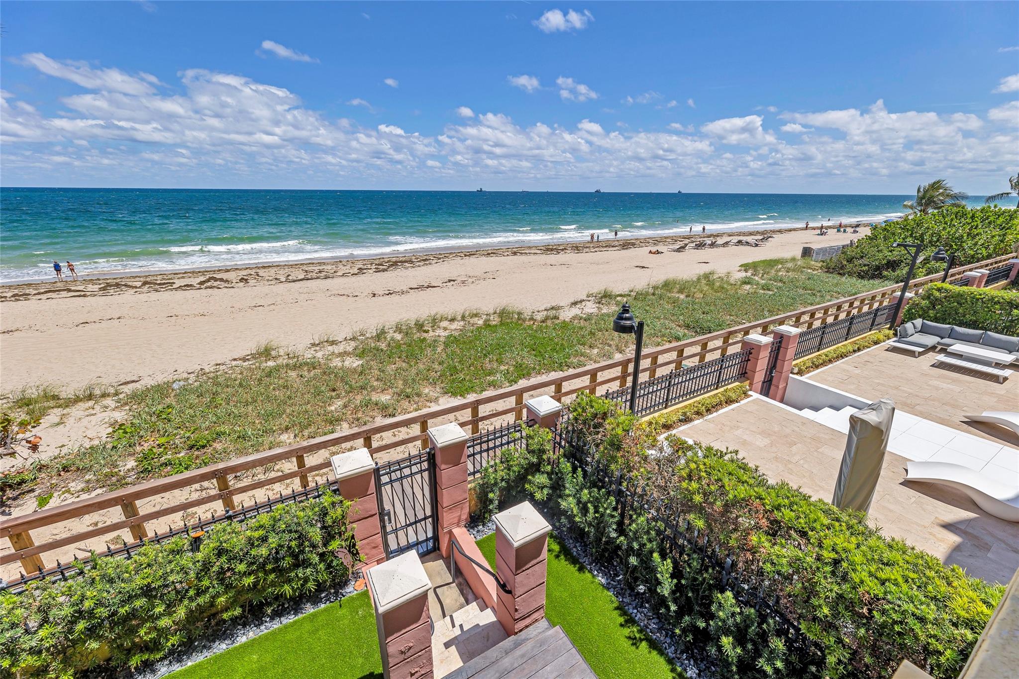 The Palms Townhouse Condo - Residential