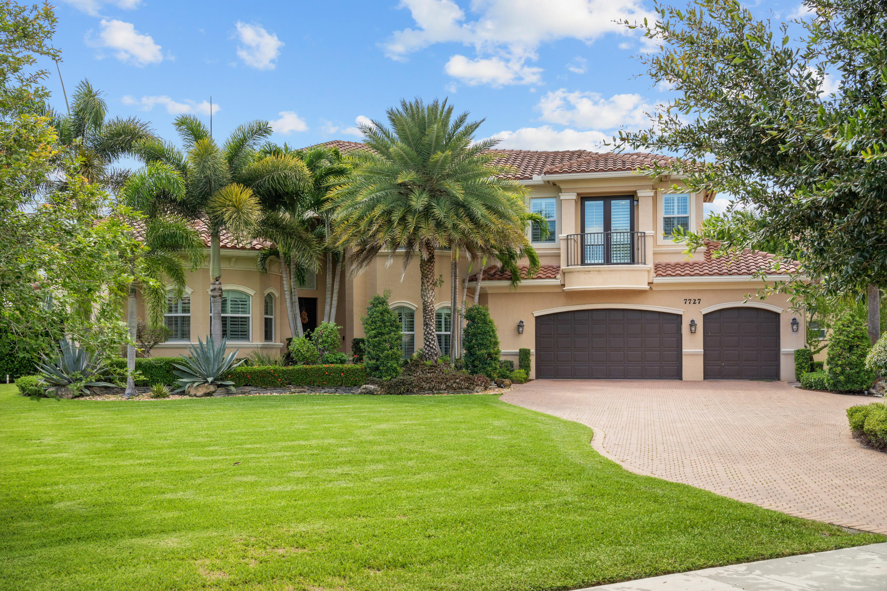 BAYHILL ESTATES - Residential