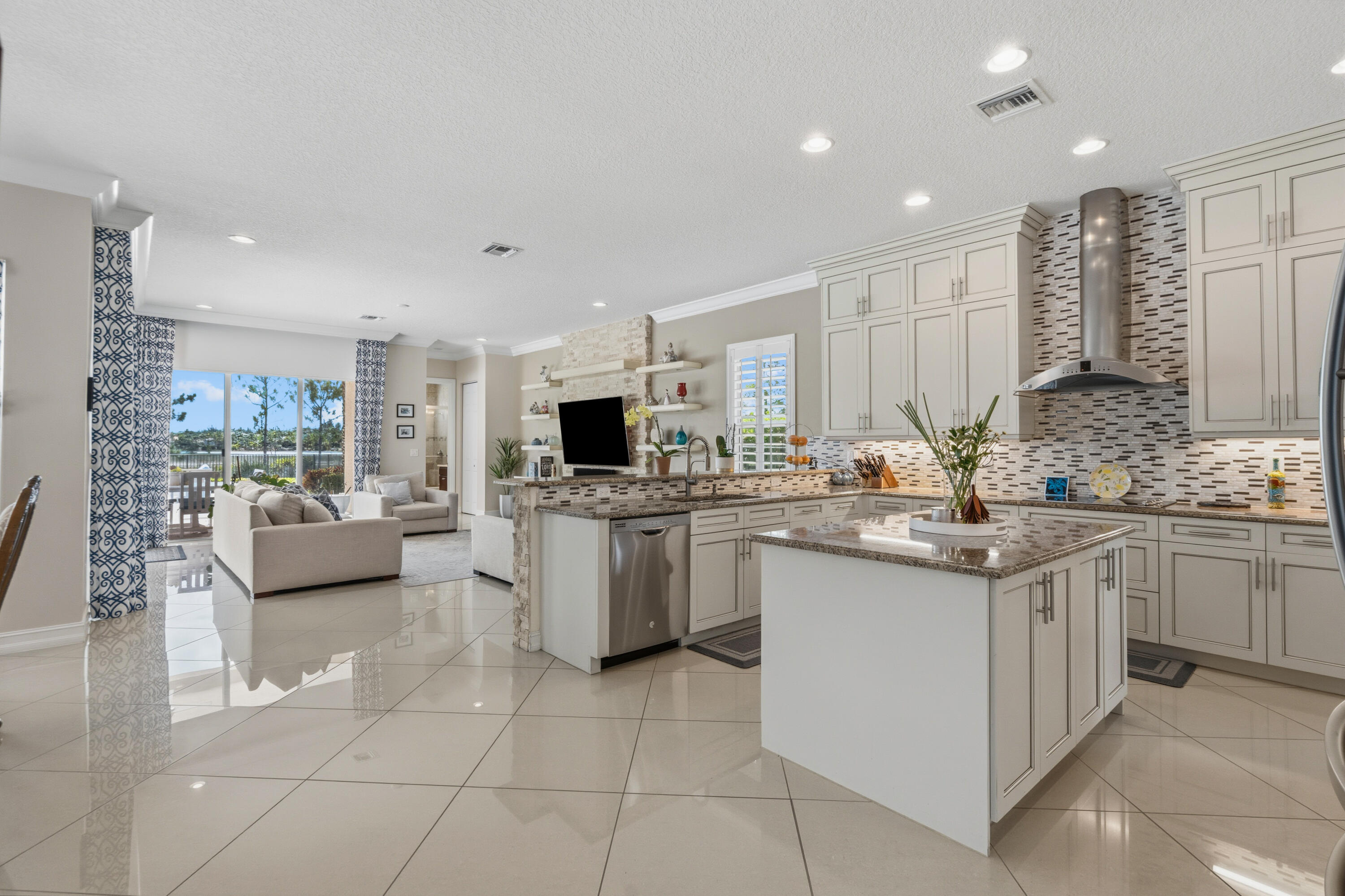 BAYHILL ESTATES - Residential