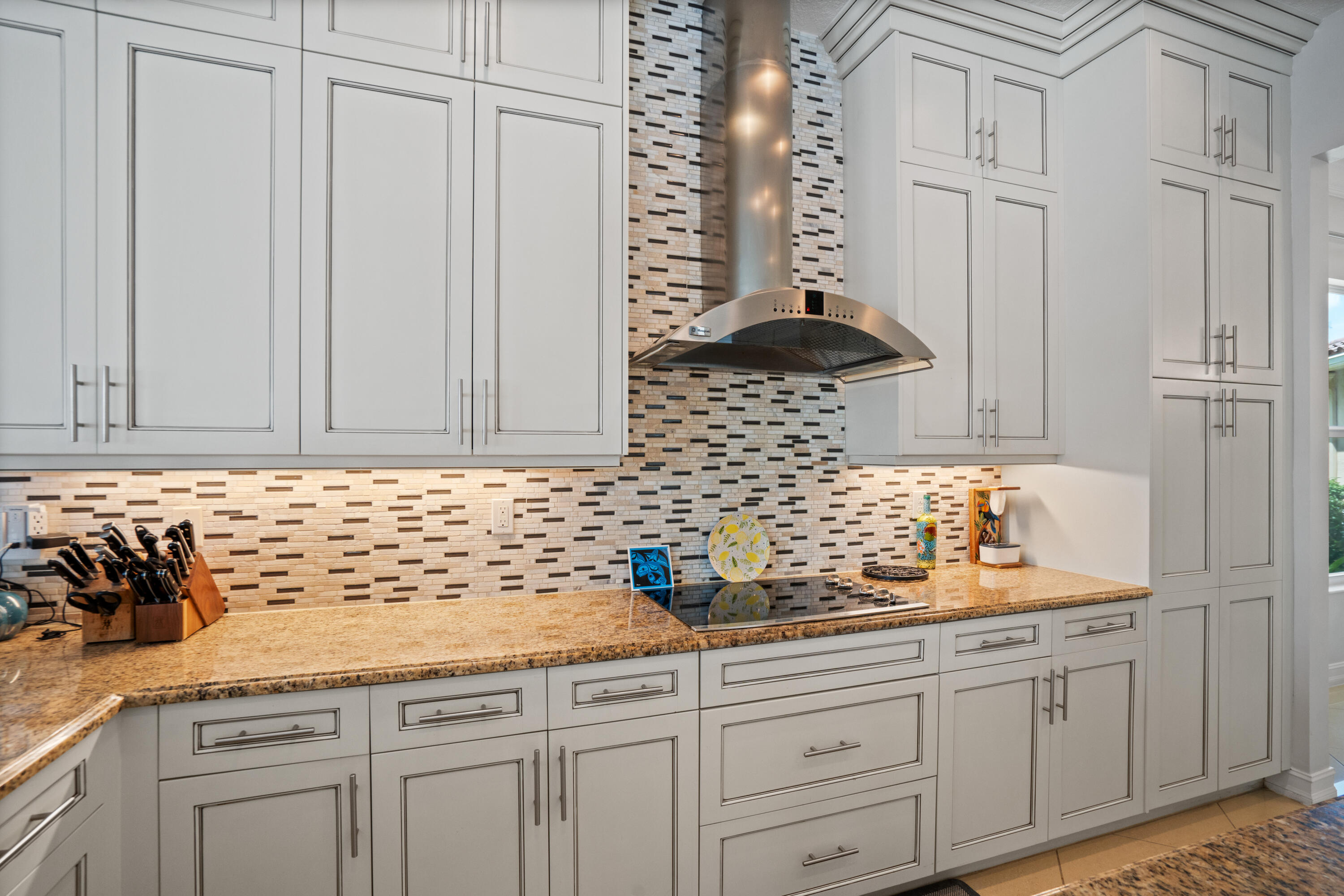 BAYHILL ESTATES - Residential