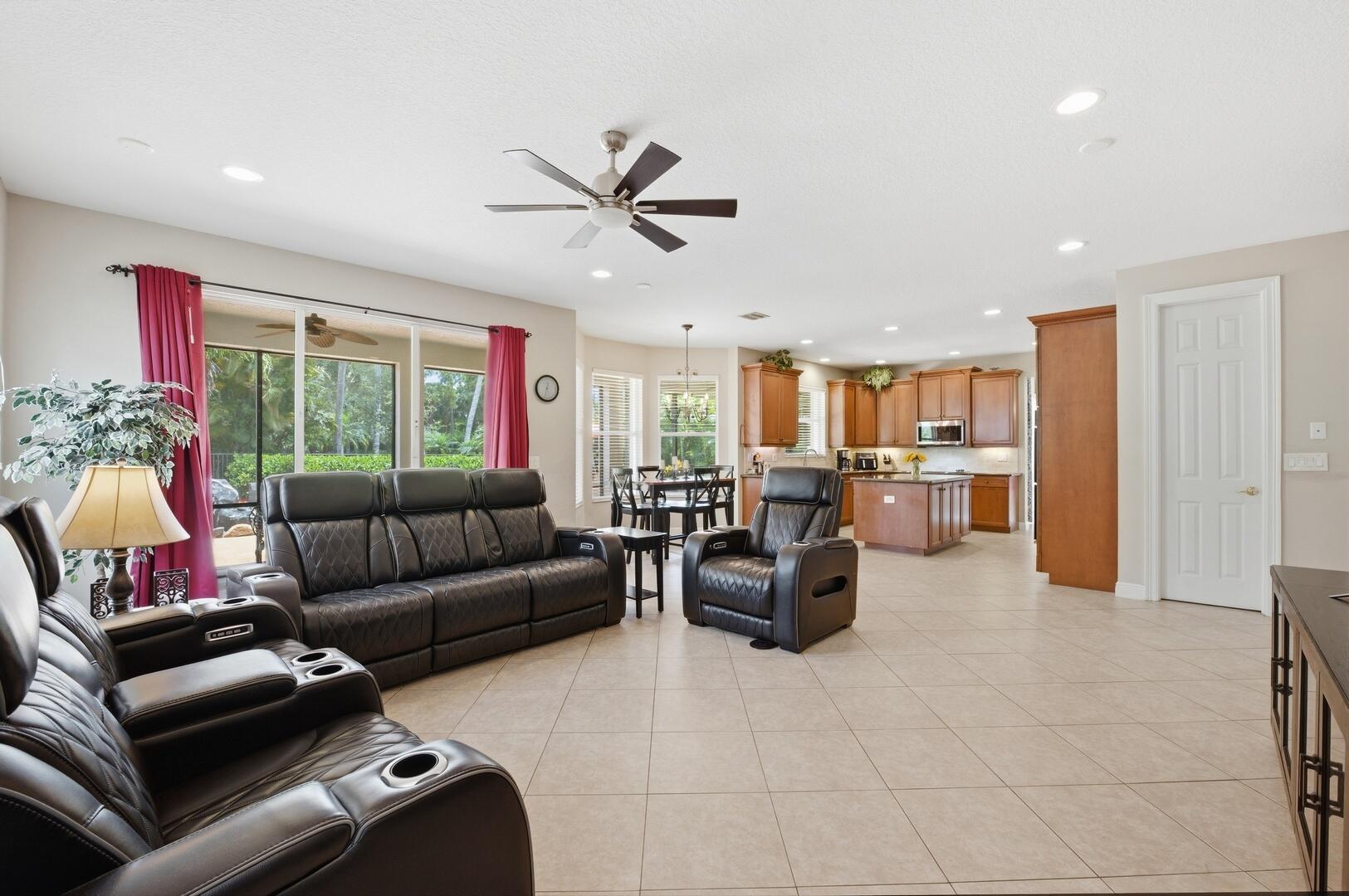 CANYON LAKES - Residential