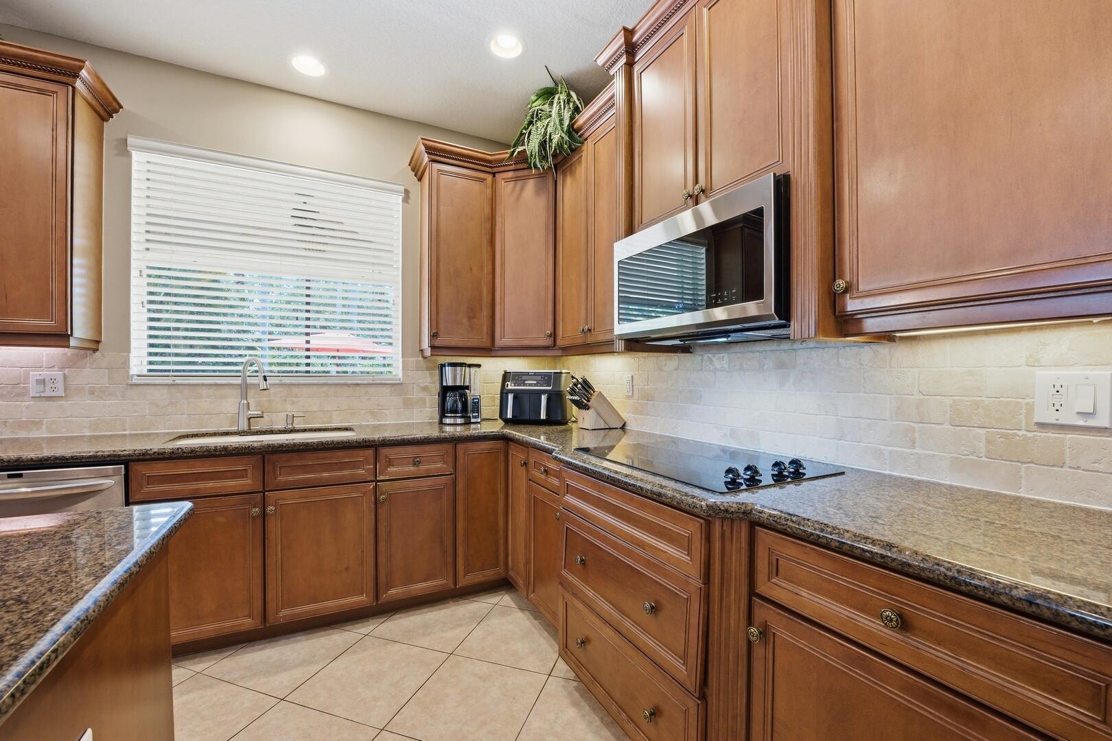 CANYON LAKES - Residential