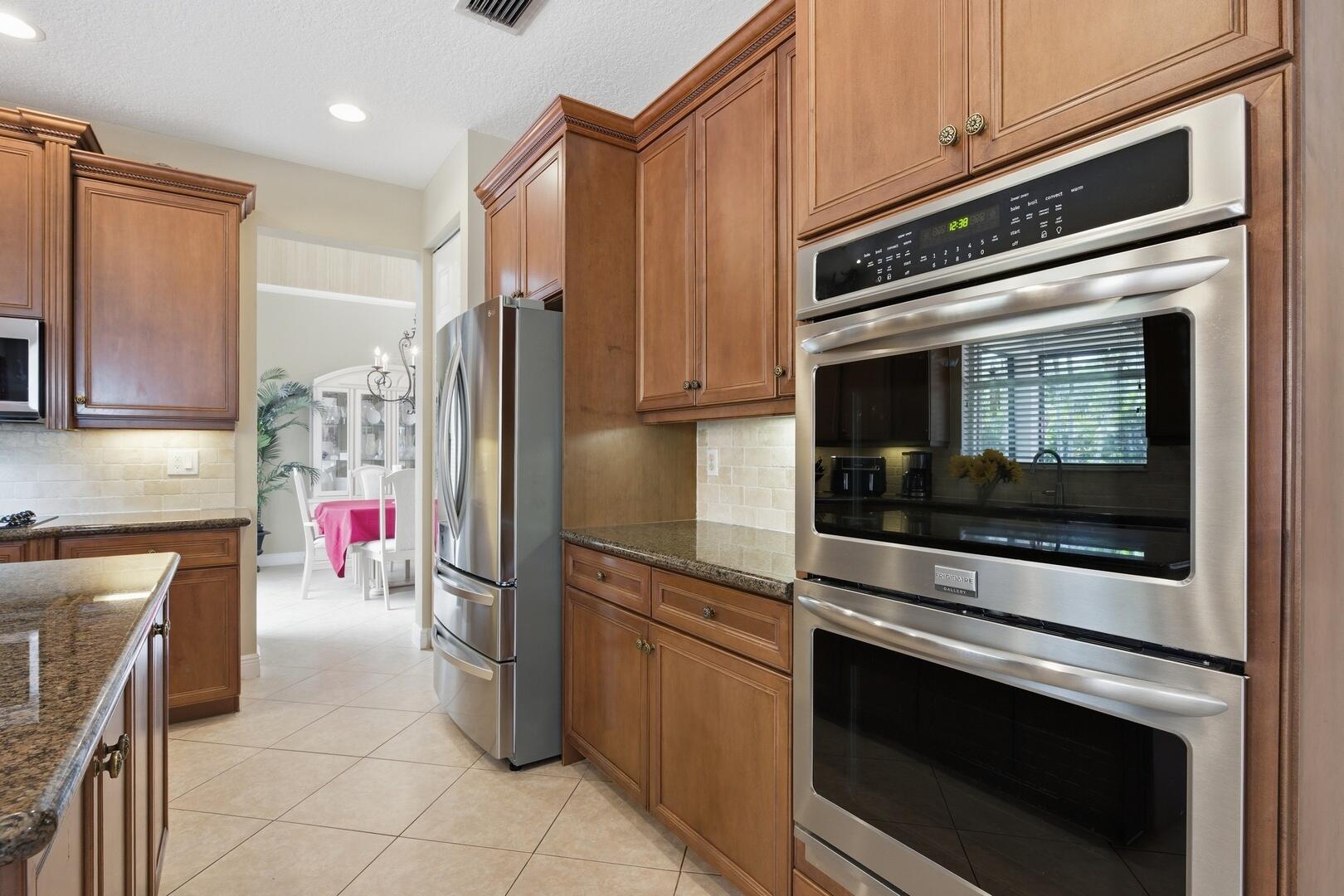 CANYON LAKES - Residential