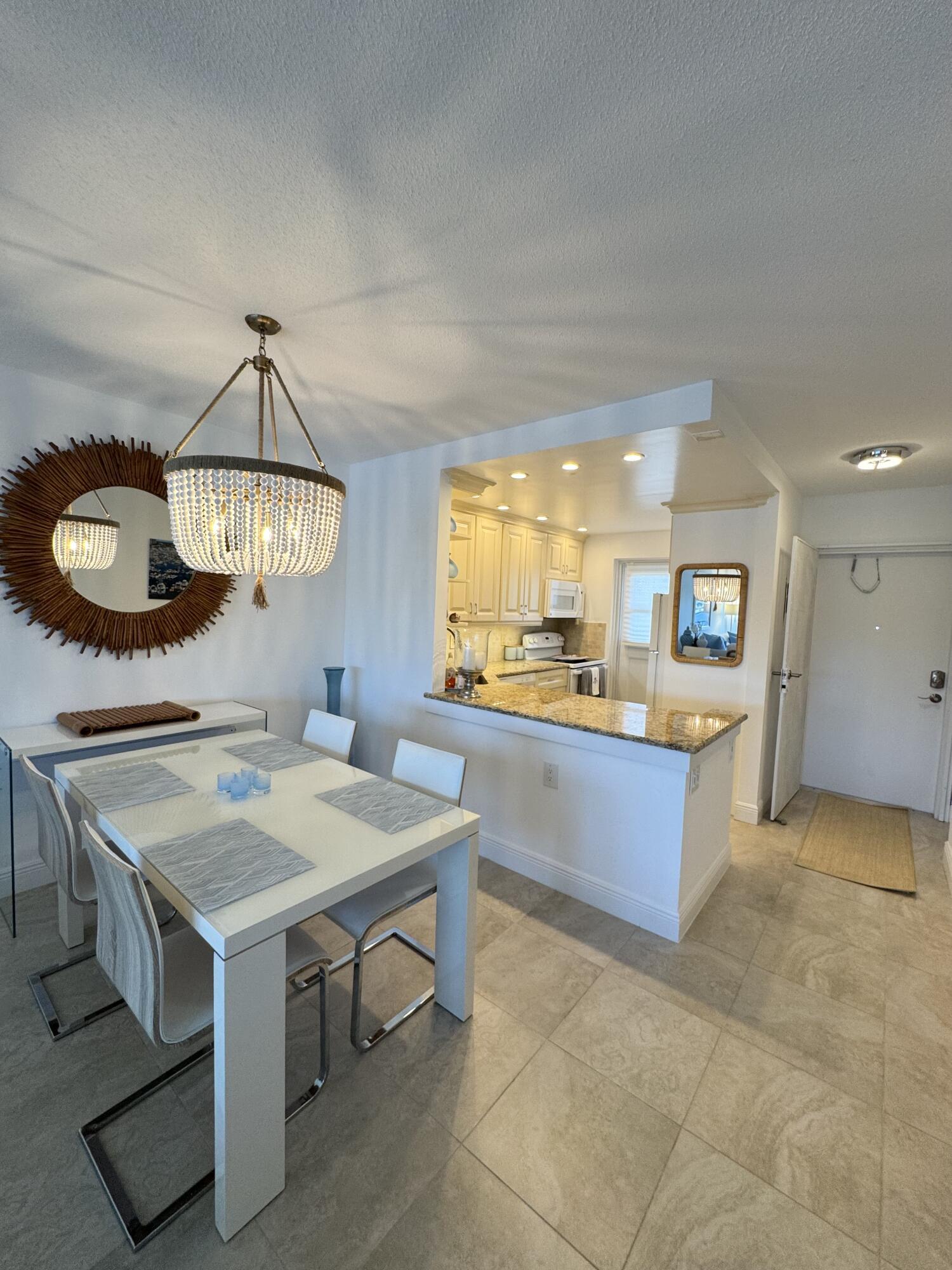 RIVER HOUSE TOWERS CONDO - Residential Lease