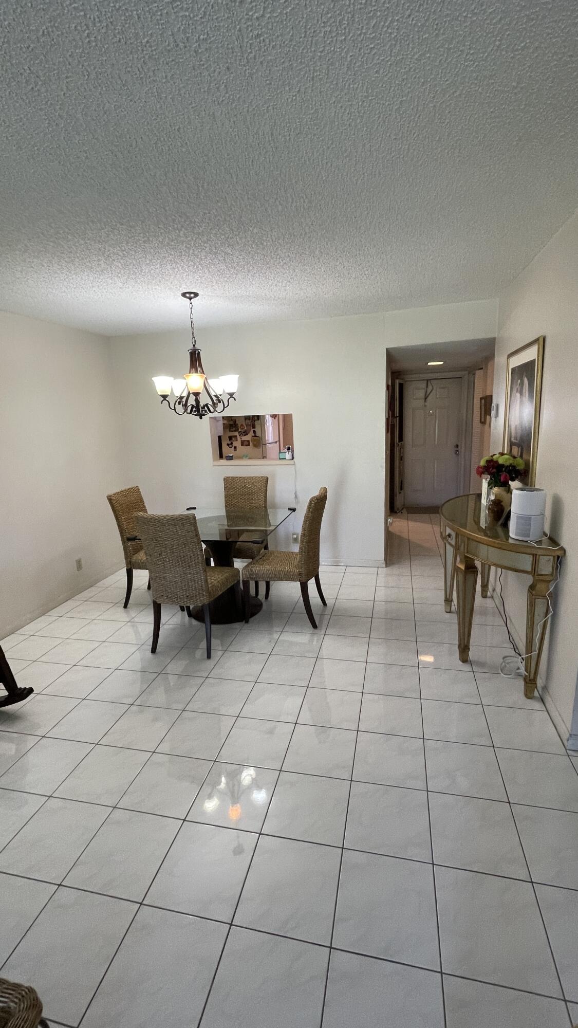 ROYALE GARDENS CONDO - Residential