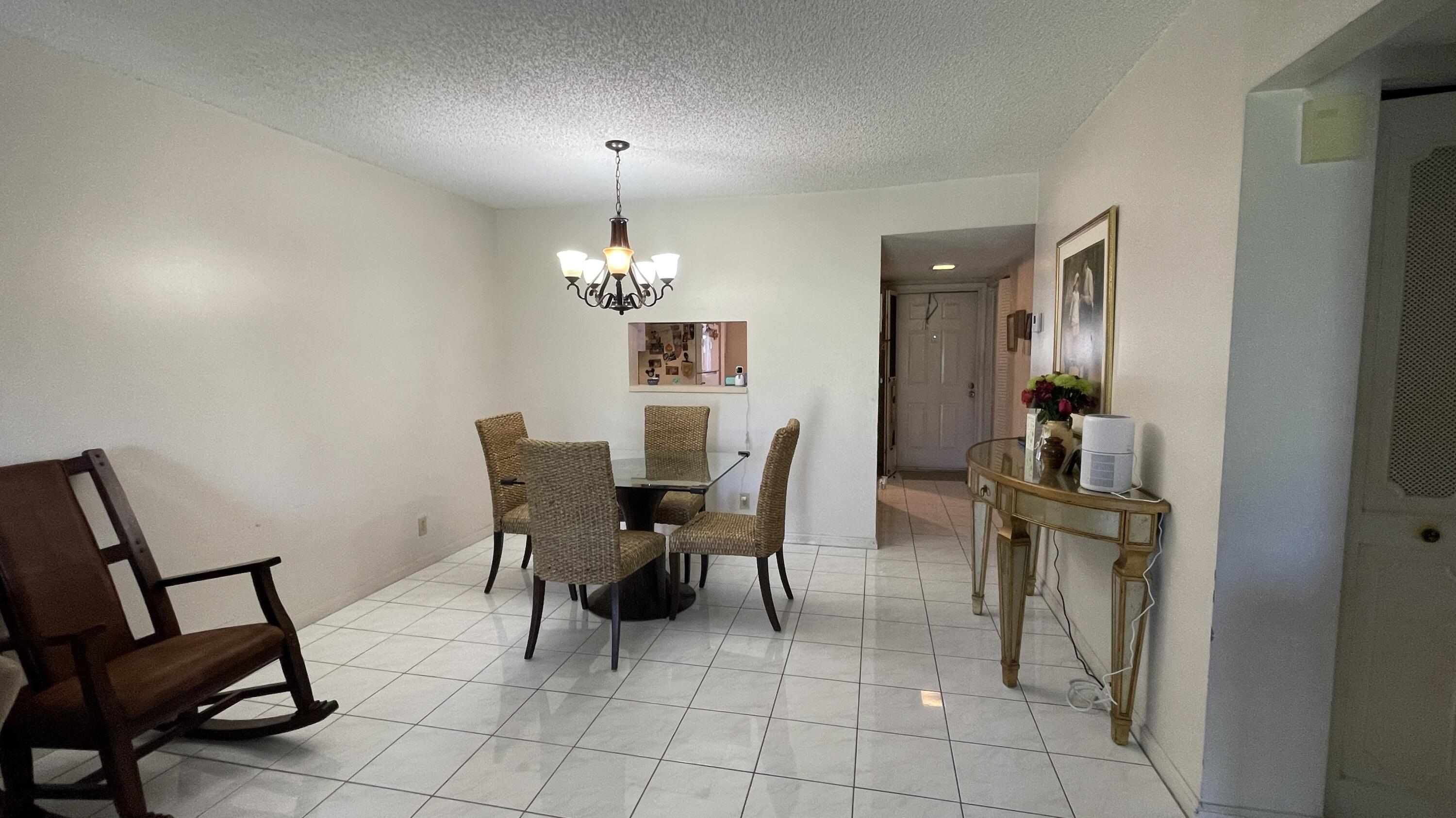 ROYALE GARDENS CONDO - Residential