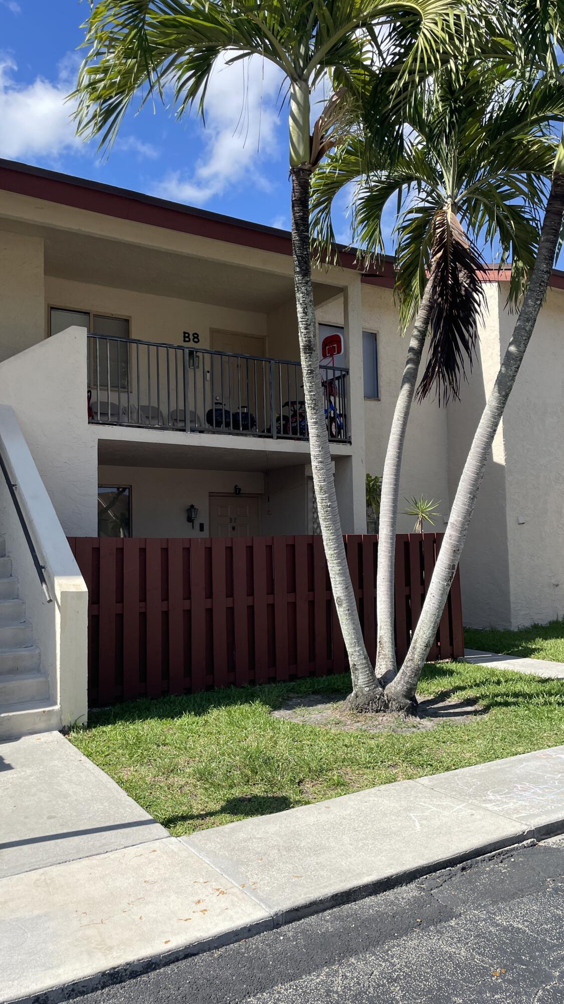 ROYALE GARDENS CONDO - Residential
