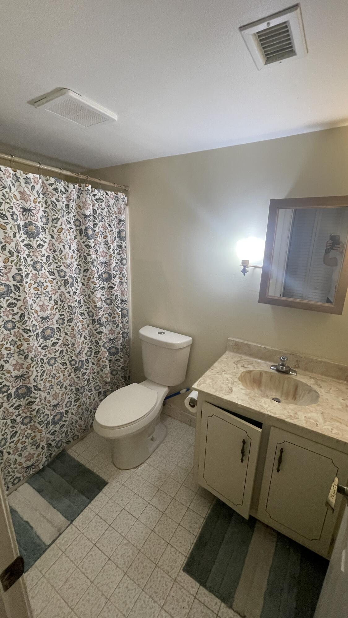 ROYALE GARDENS CONDO - Residential