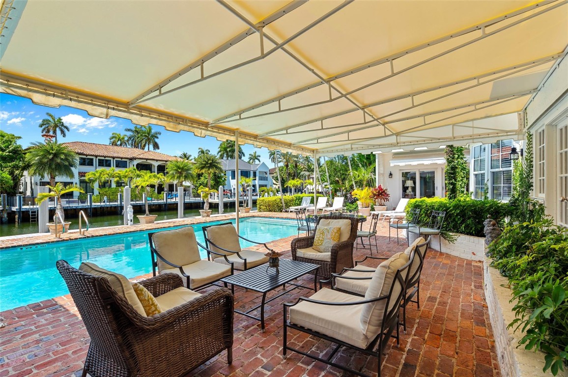 Las Olas Isles - Residential