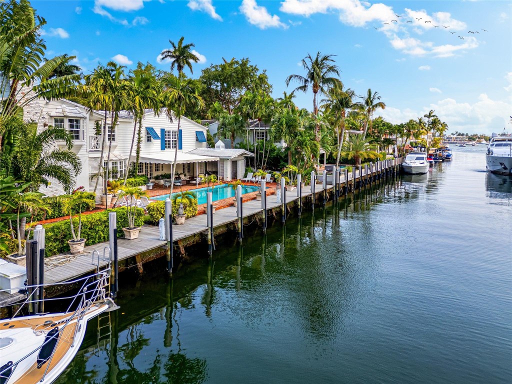 Las Olas Isles - Residential