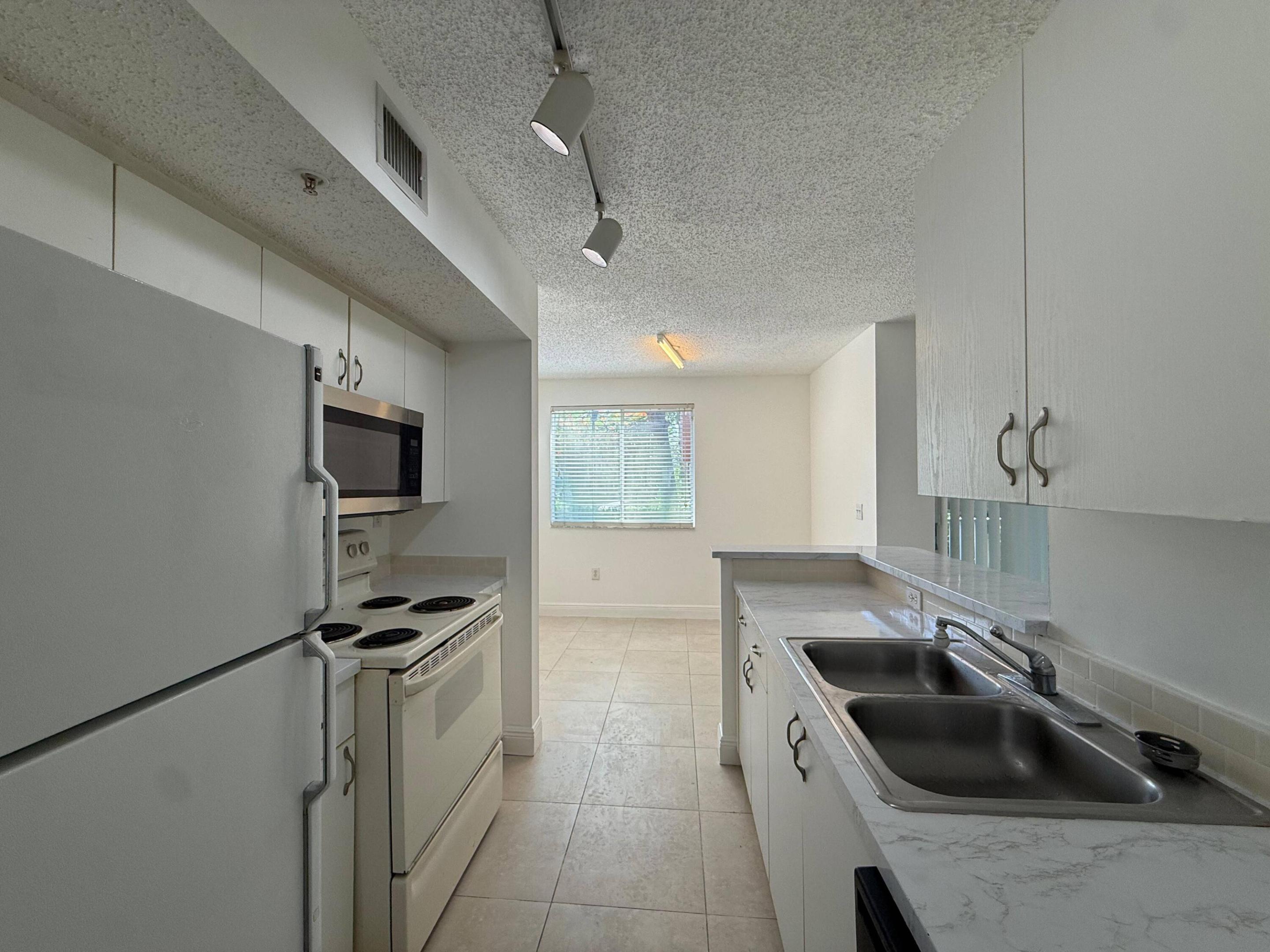 RIVIERA PALMS CONDO - Residential Lease