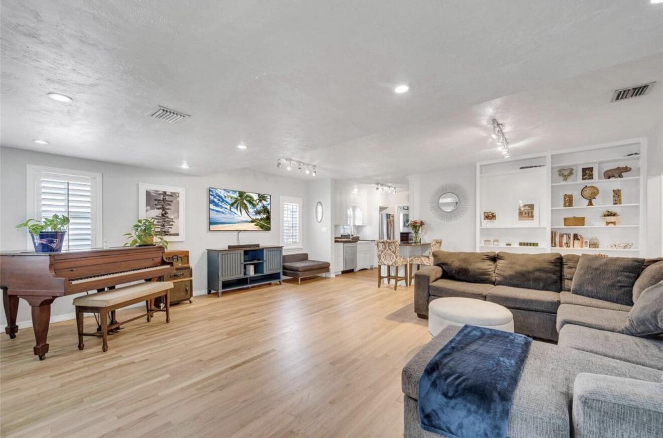 CROISSANT PARK RIVER SEC - Residential Lease