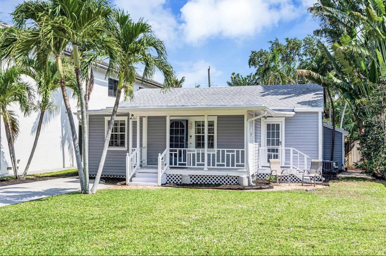 2 bedroom, 1 bath single family home with a huge fenced backyard for rent in the highly desirable and centrally located neighborhood of Tarpon River. Pet friendly and available for move in ASAP!