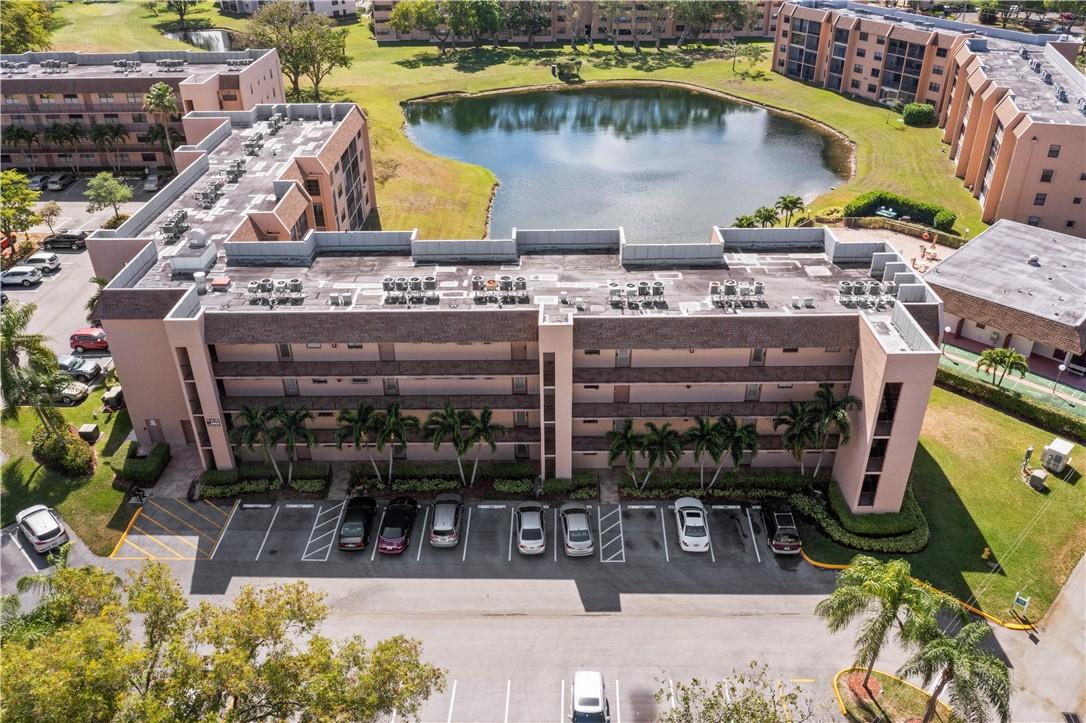Welcome Home! This large and beautiful 1 bed/1.5 bath condo in Sunrise Lakes Phase 4 is truly one not to be missed. Featuring an updated kitchen and half bathroom in addition to your in-unit washer and dryer, which is very rare in Sunrise Lakes. Relax w/ a cup of coffee on your private screened-in patio while planning your day full of recreational activities within the community. Resort style amenities include golf, several pools, tennis, clubhouse, theater, billiards, fitness center and so much more! Excellent location near shopping malls, restaurants, grocery stores, and highways. Make your appointment today before it's too late.