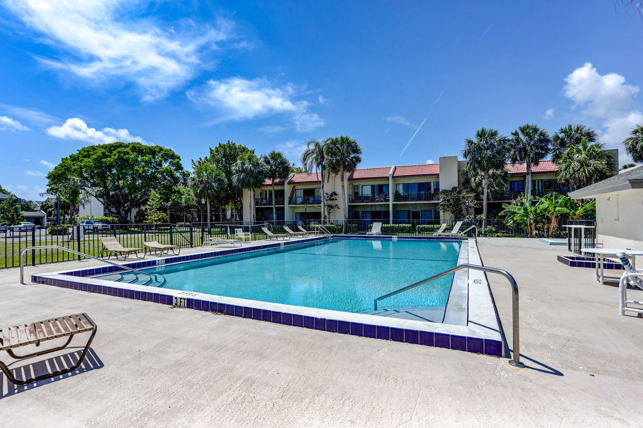 SEA LOFTERS CONDO - Residential