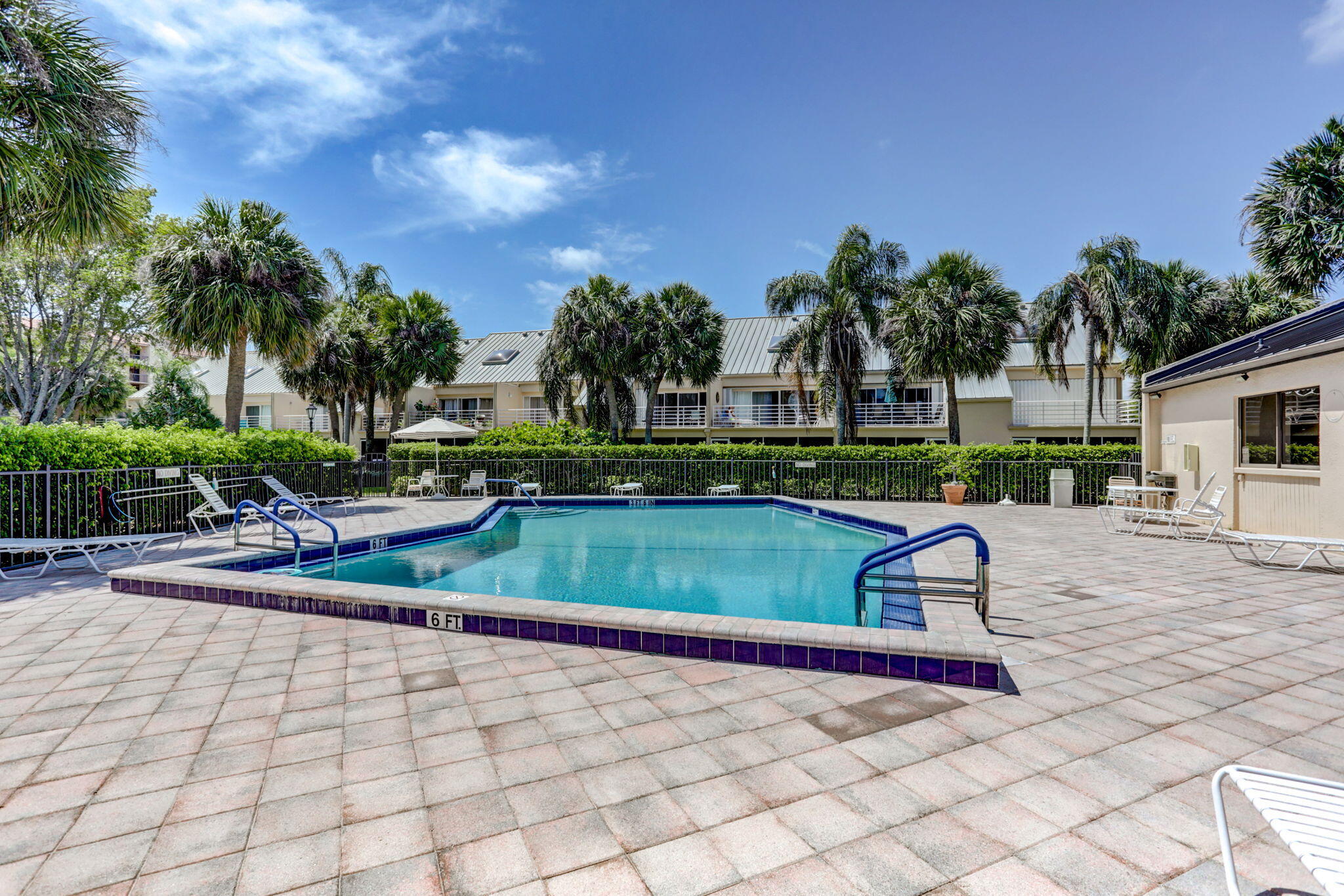 SEA LOFTERS CONDO - Residential