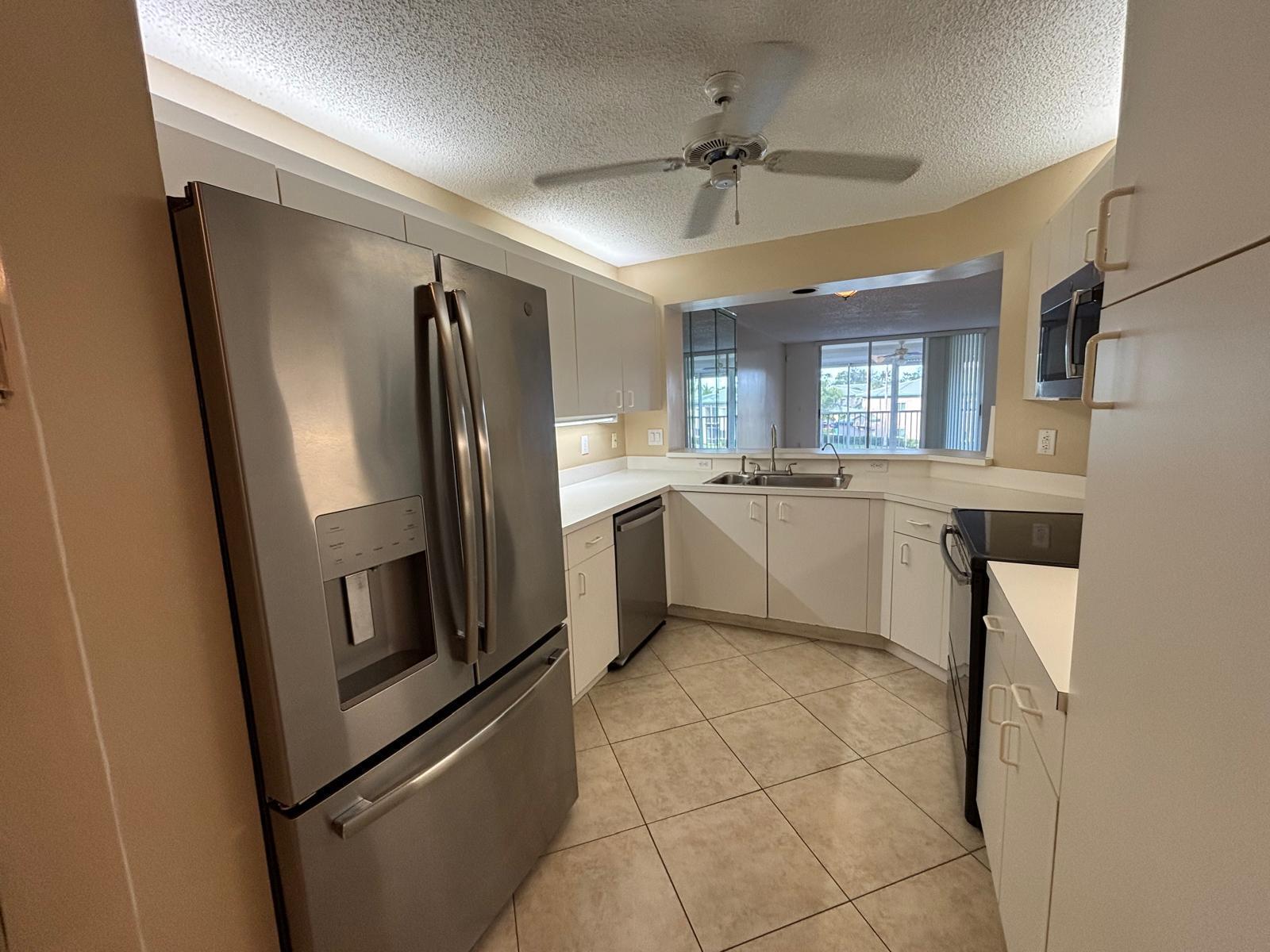 TRENT CONDOMINIUM H - Residential Lease