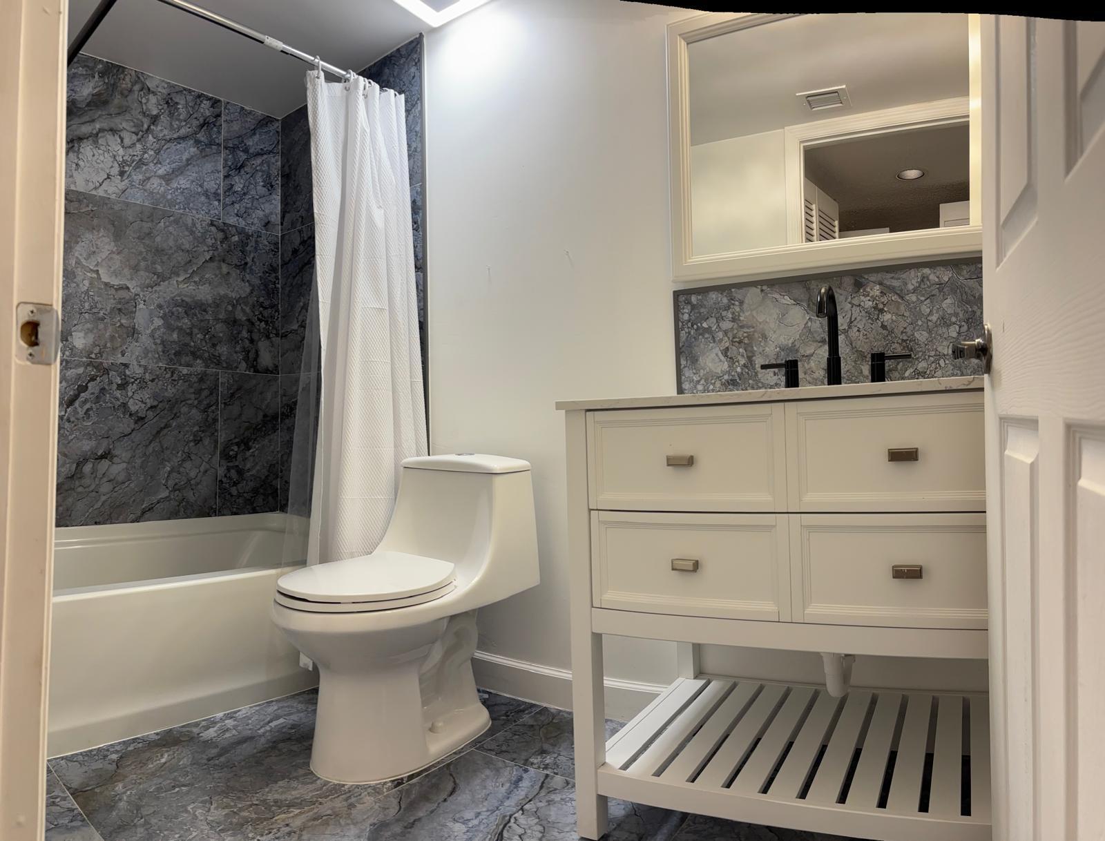 TRENT CONDOMINIUM H - Residential Lease