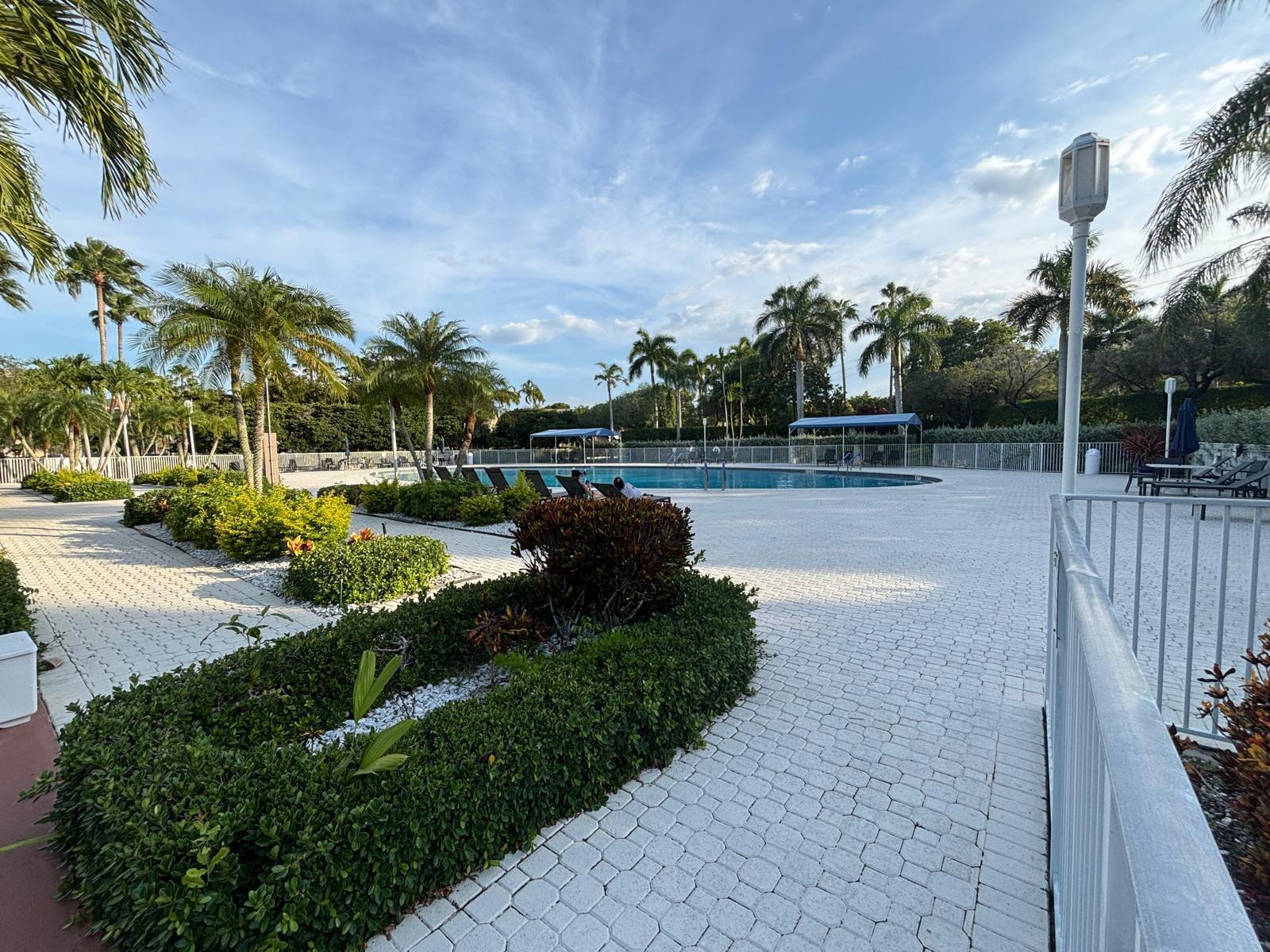 TRENT CONDOMINIUM H - Residential Lease
