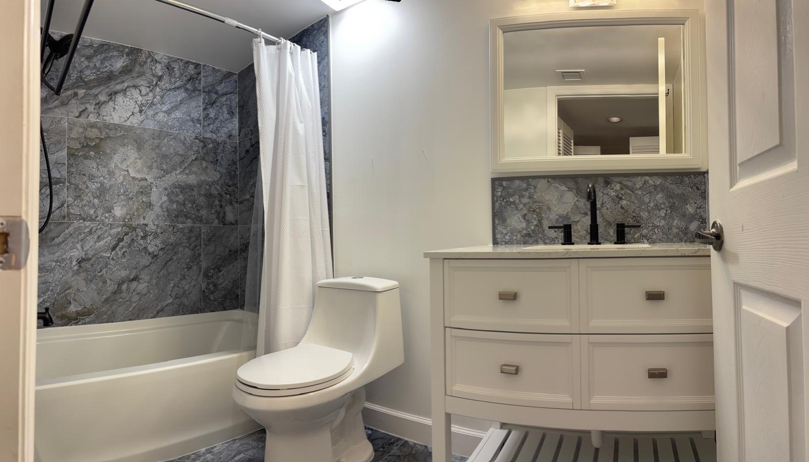 TRENT CONDOMINIUM H - Residential Lease