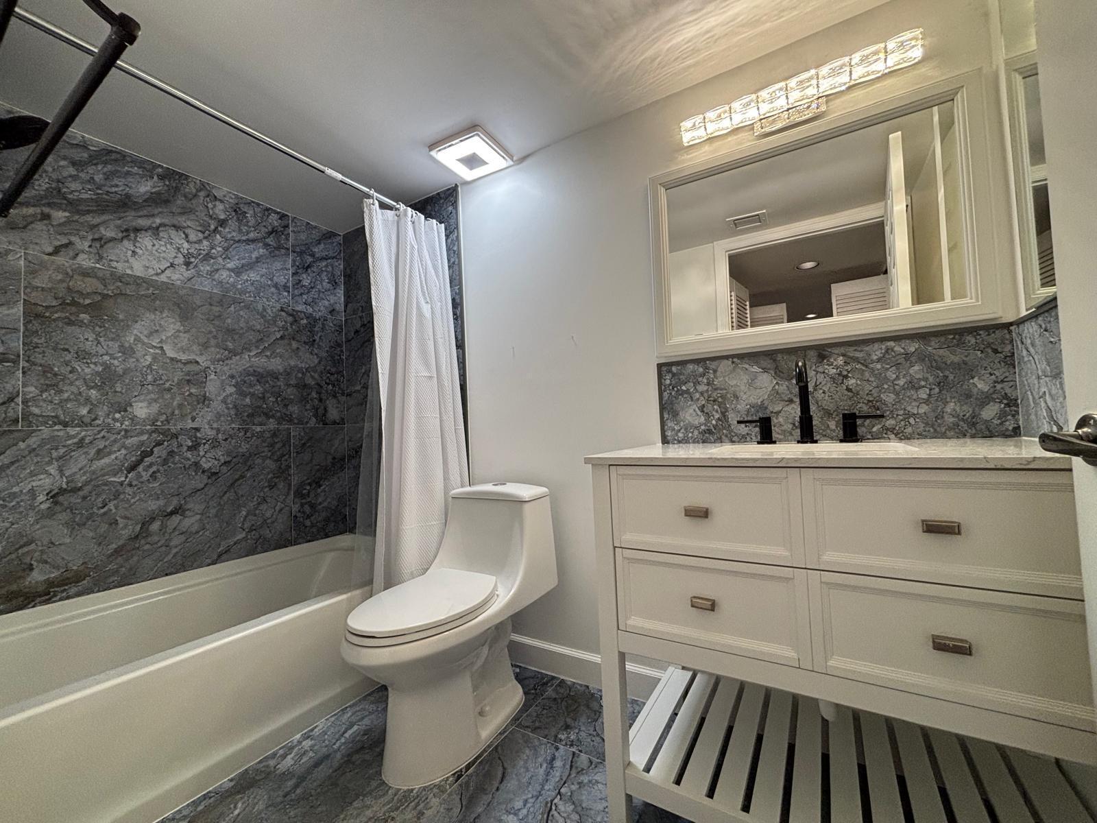 TRENT CONDOMINIUM H - Residential Lease