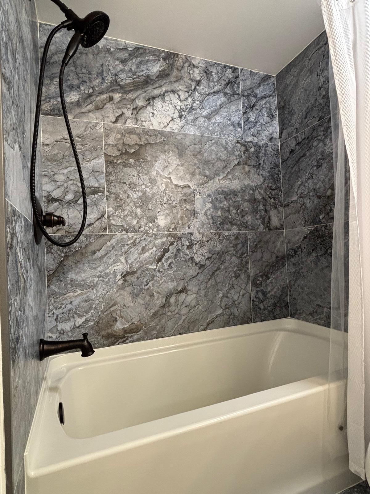 TRENT CONDOMINIUM H - Residential Lease