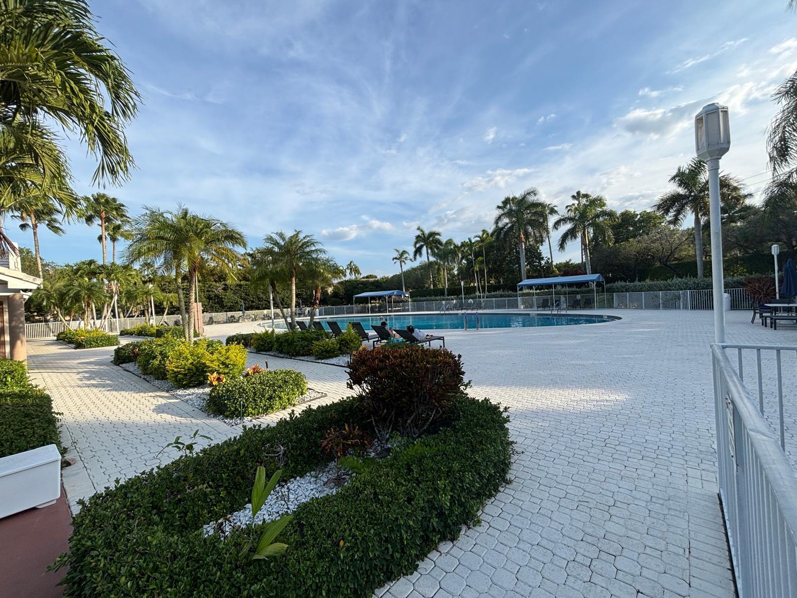 TRENT CONDOMINIUM H - Residential Lease