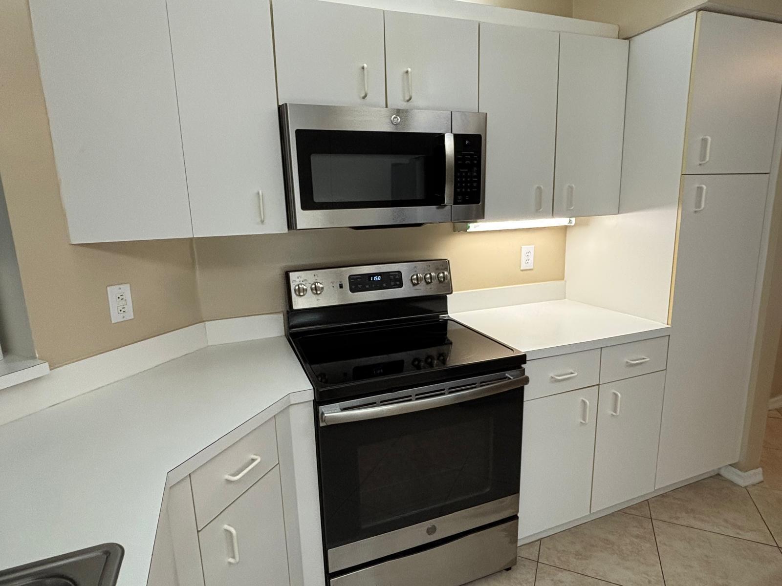TRENT CONDOMINIUM H - Residential Lease