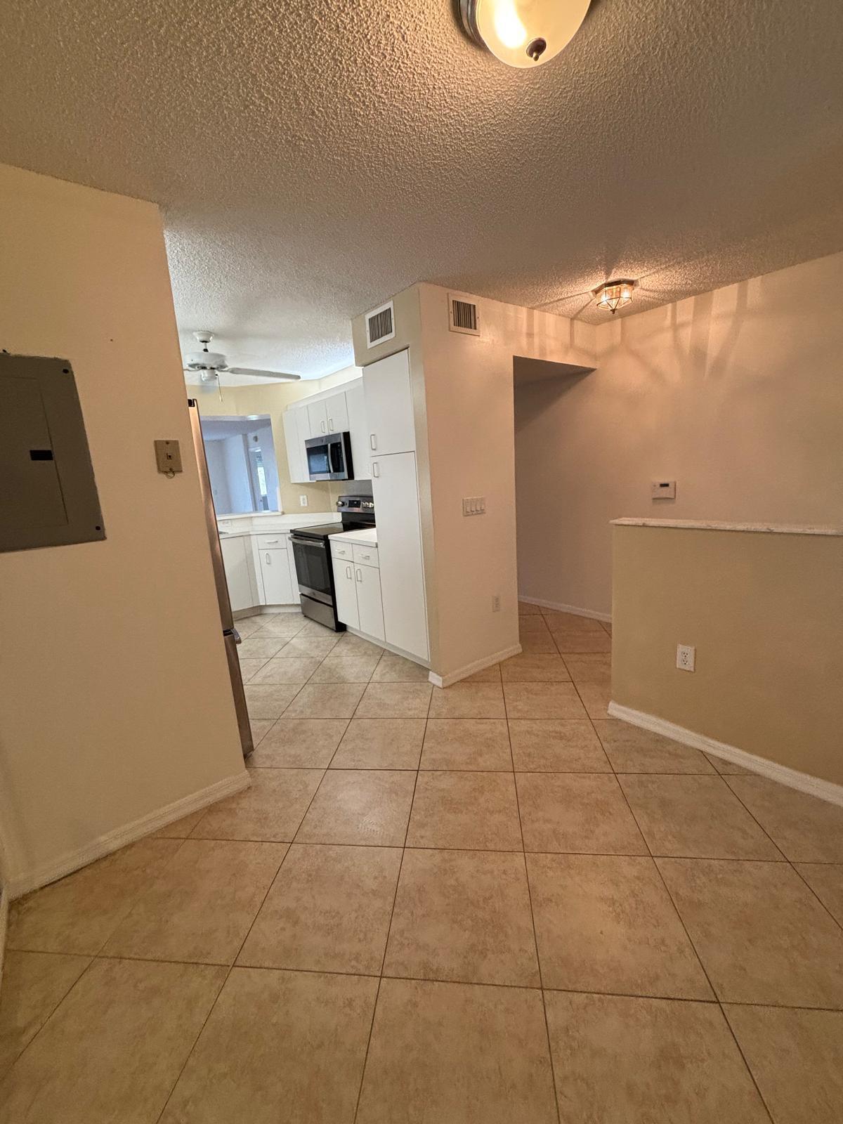 TRENT CONDOMINIUM H - Residential Lease