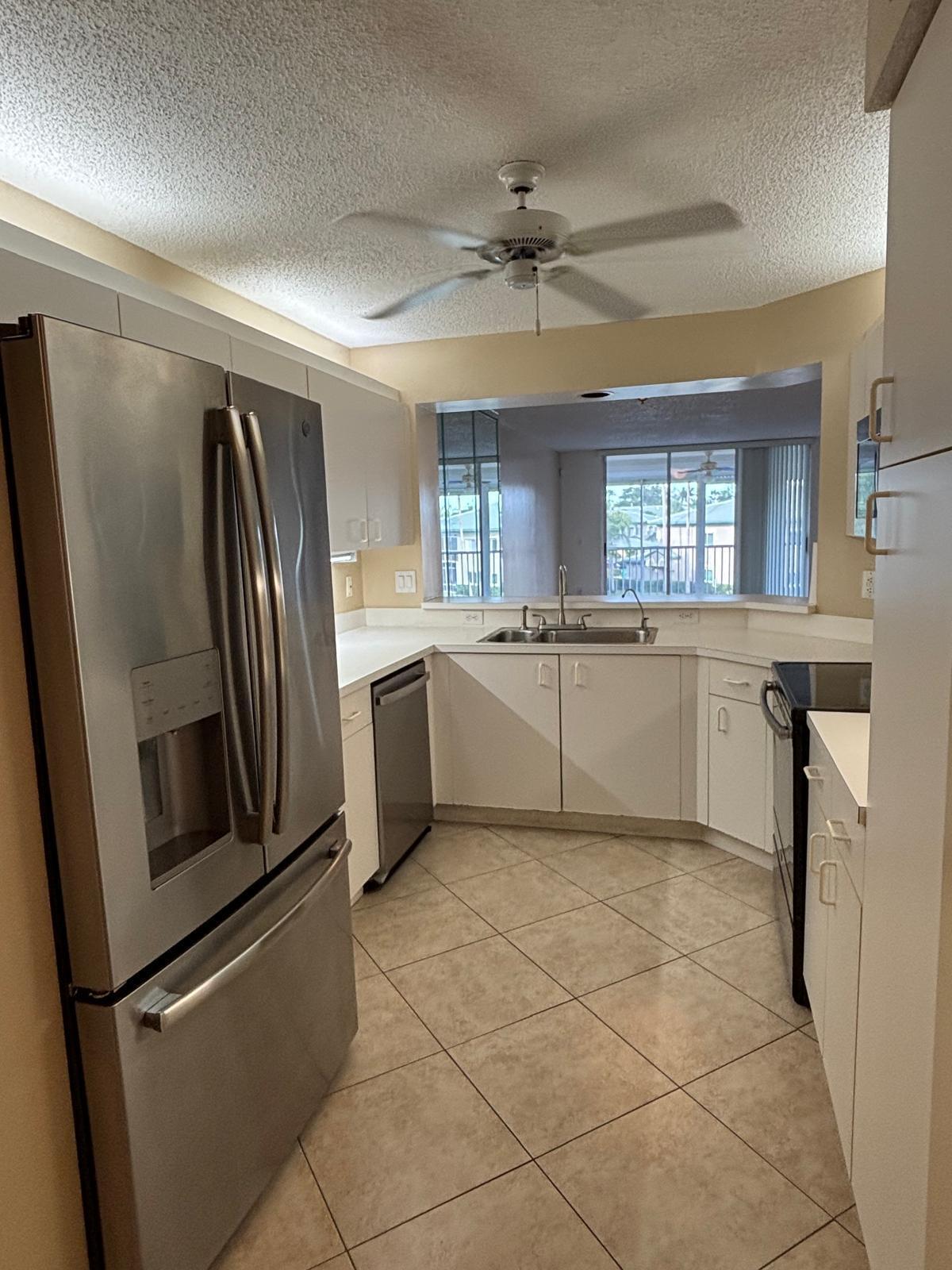 TRENT CONDOMINIUM H - Residential Lease