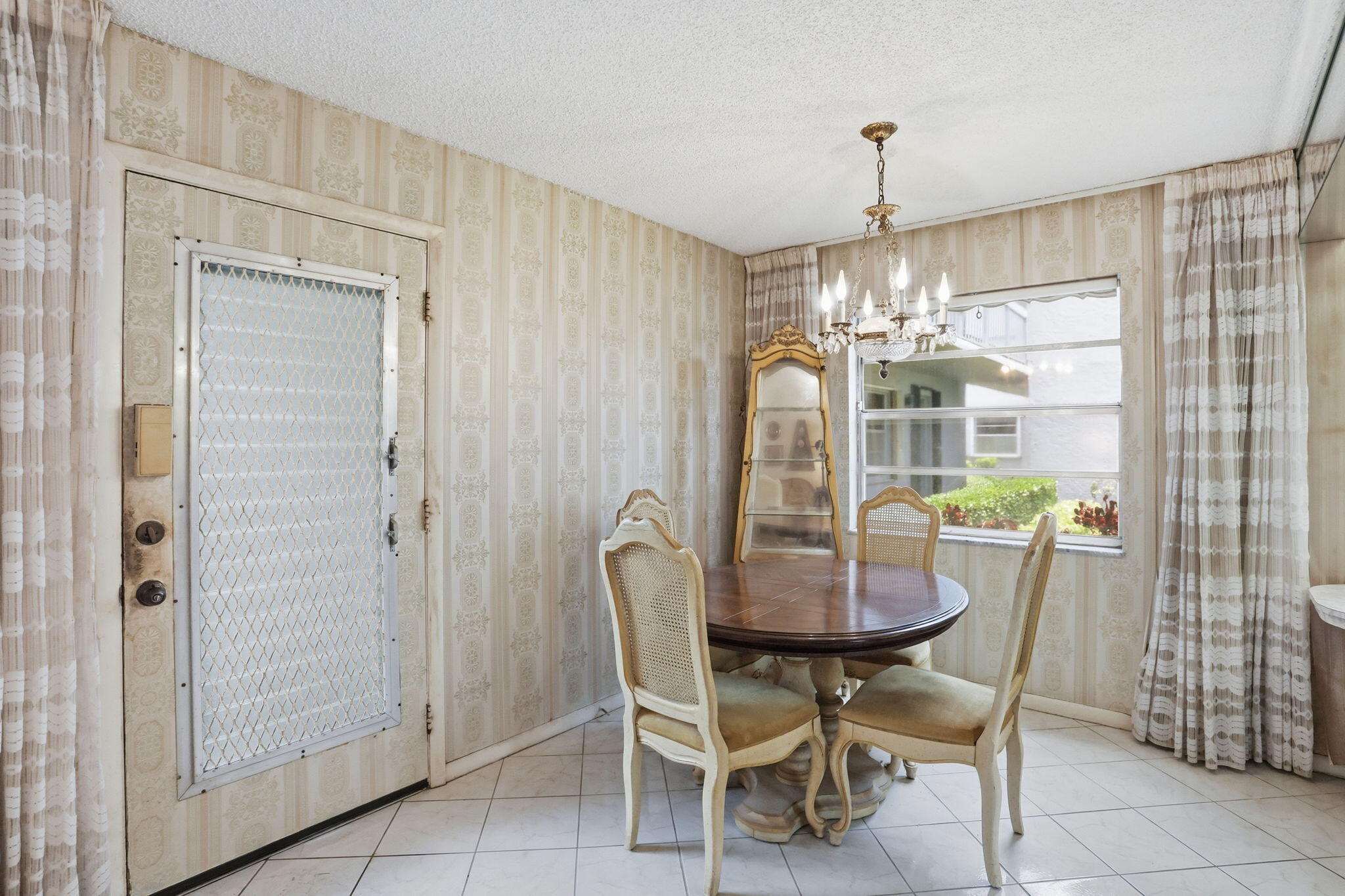 KINGS POINT FLANDERS CONDOS - Residential