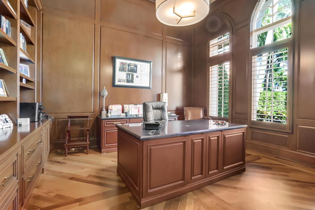 MIZNER LAKE ESTATES - Residential