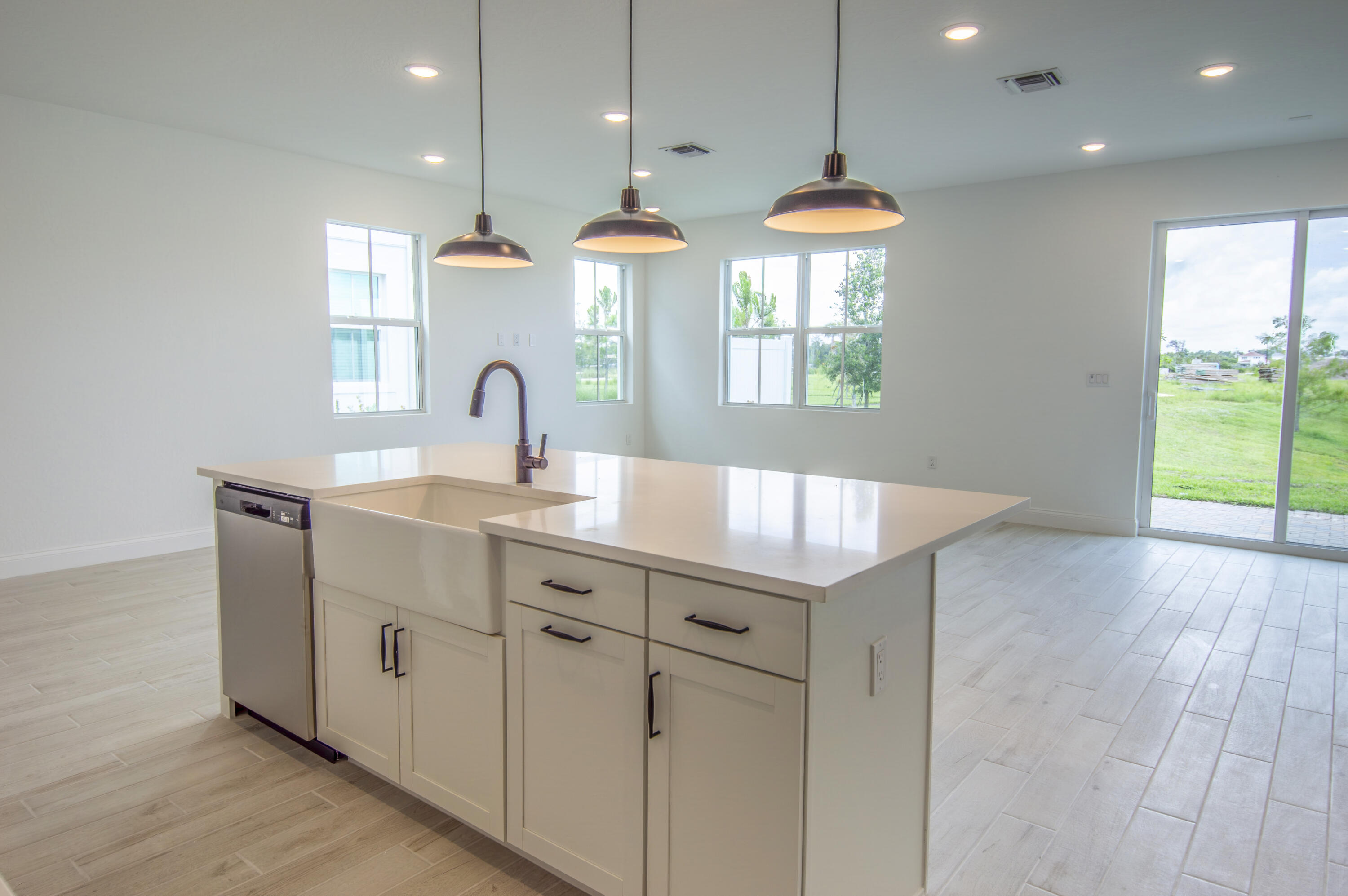 SALERNO RESERVE AT SHOWCASE PUD PHASE 2 - Residential Lease