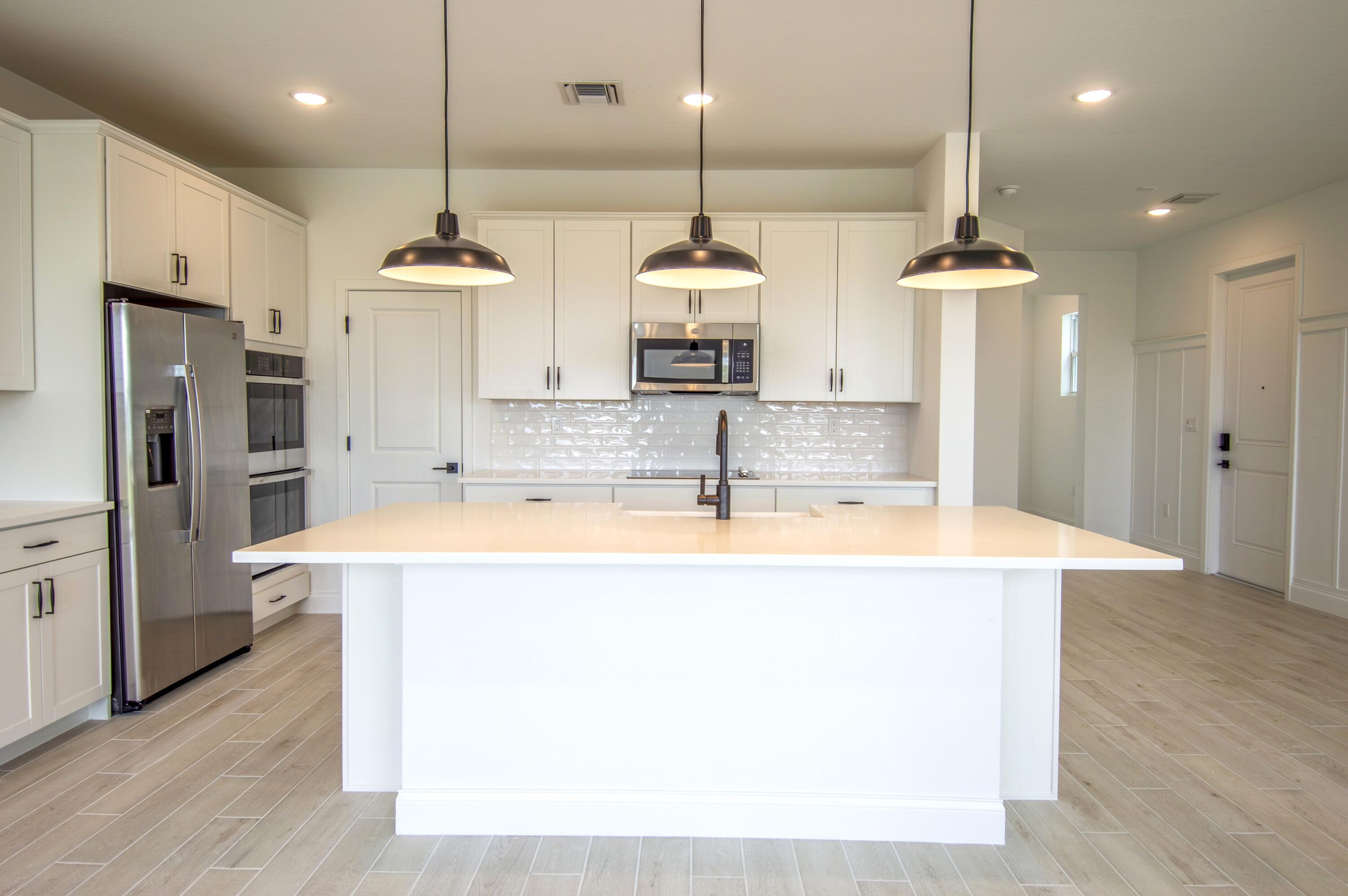 SALERNO RESERVE AT SHOWCASE PUD PHASE 2 - Residential Lease