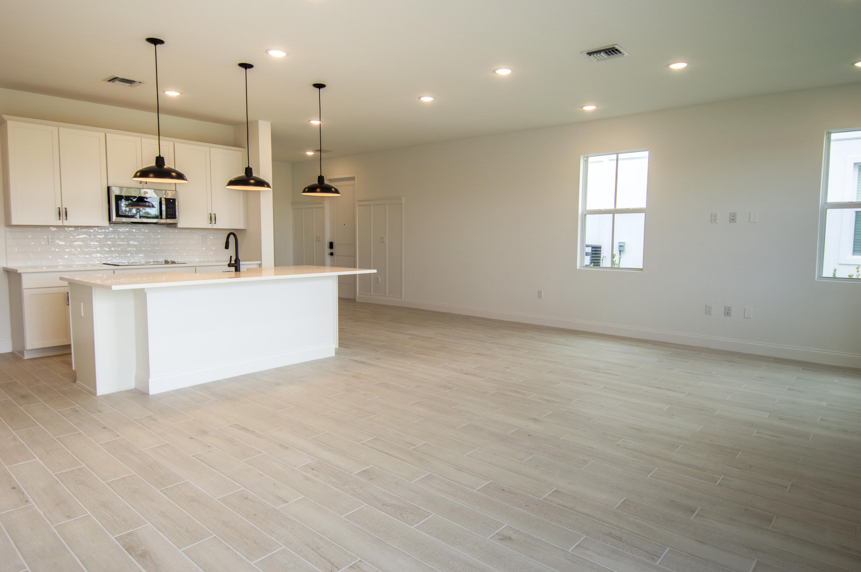 SALERNO RESERVE AT SHOWCASE PUD PHASE 2 - Residential Lease