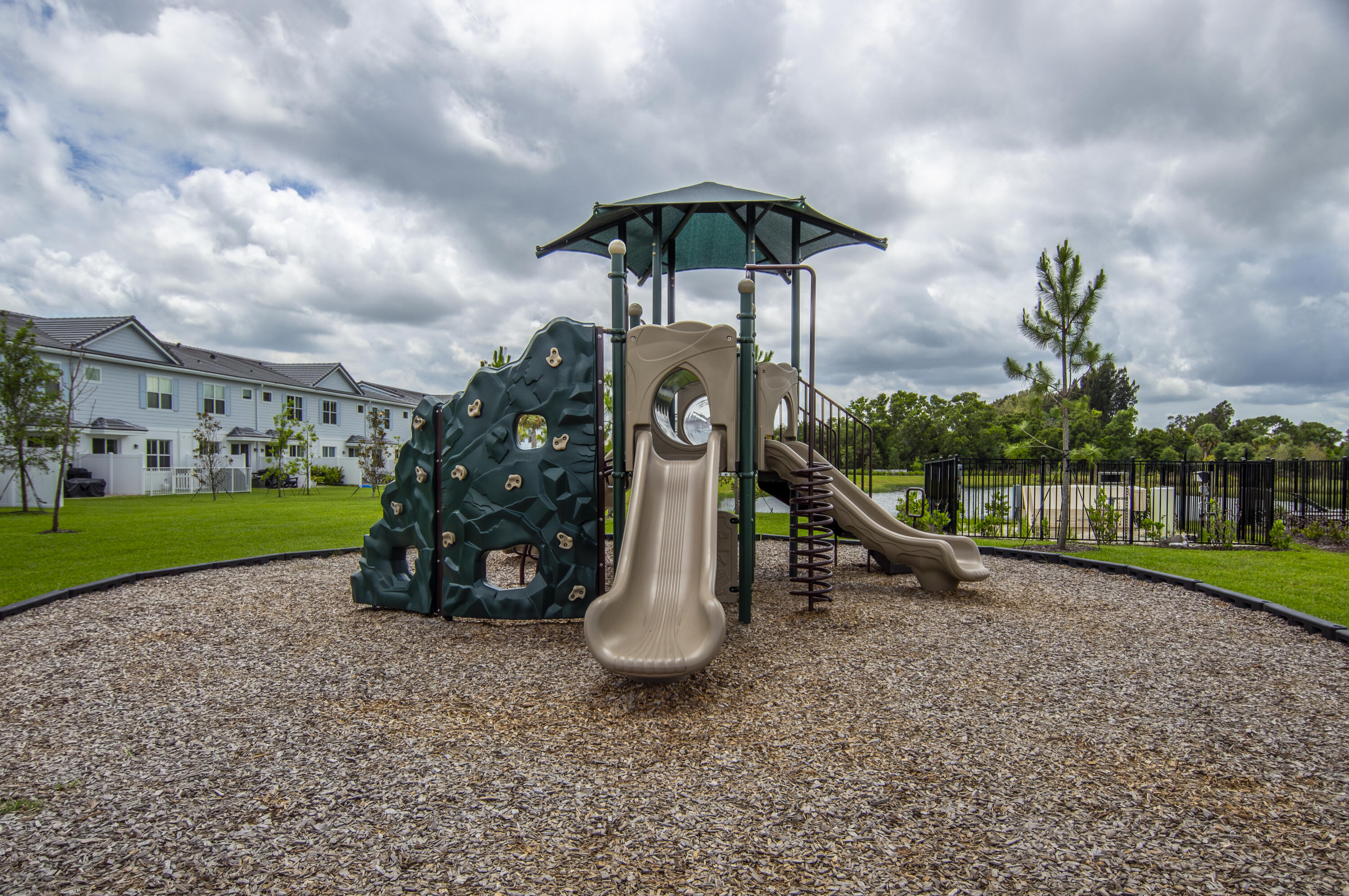 SALERNO RESERVE AT SHOWCASE PUD PHASE 2 - Residential Lease