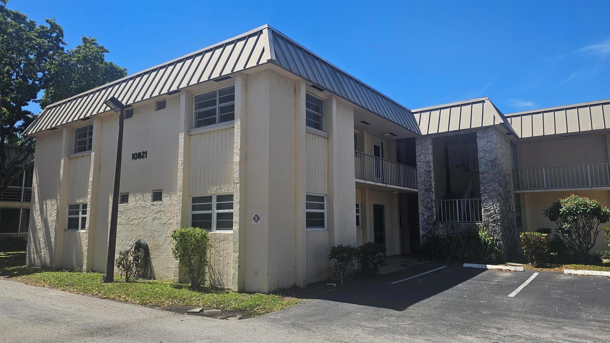 TRAILS END VILLAS - Residential Lease