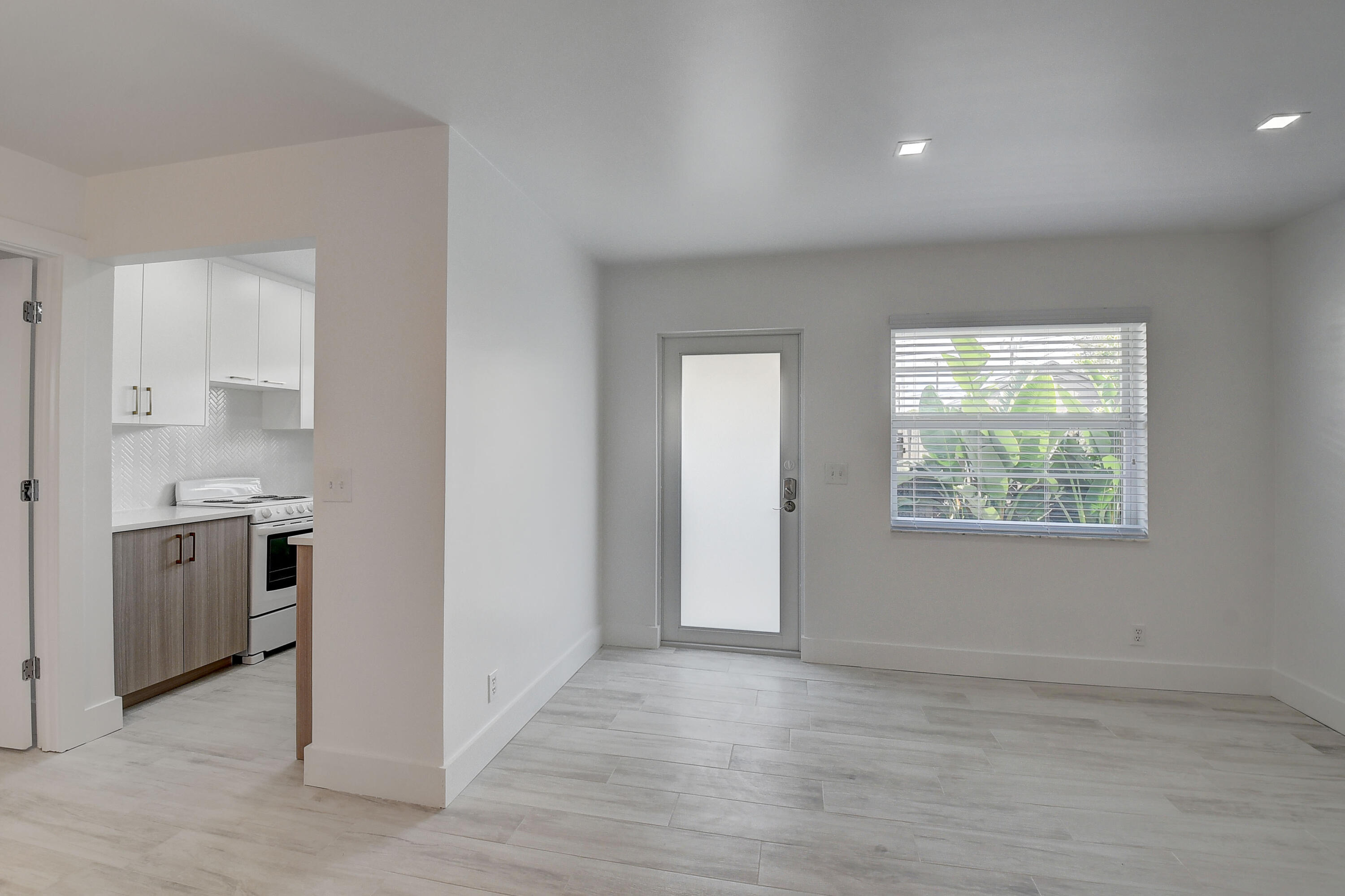 LAKE WORTH TOWN OF - Residential Income