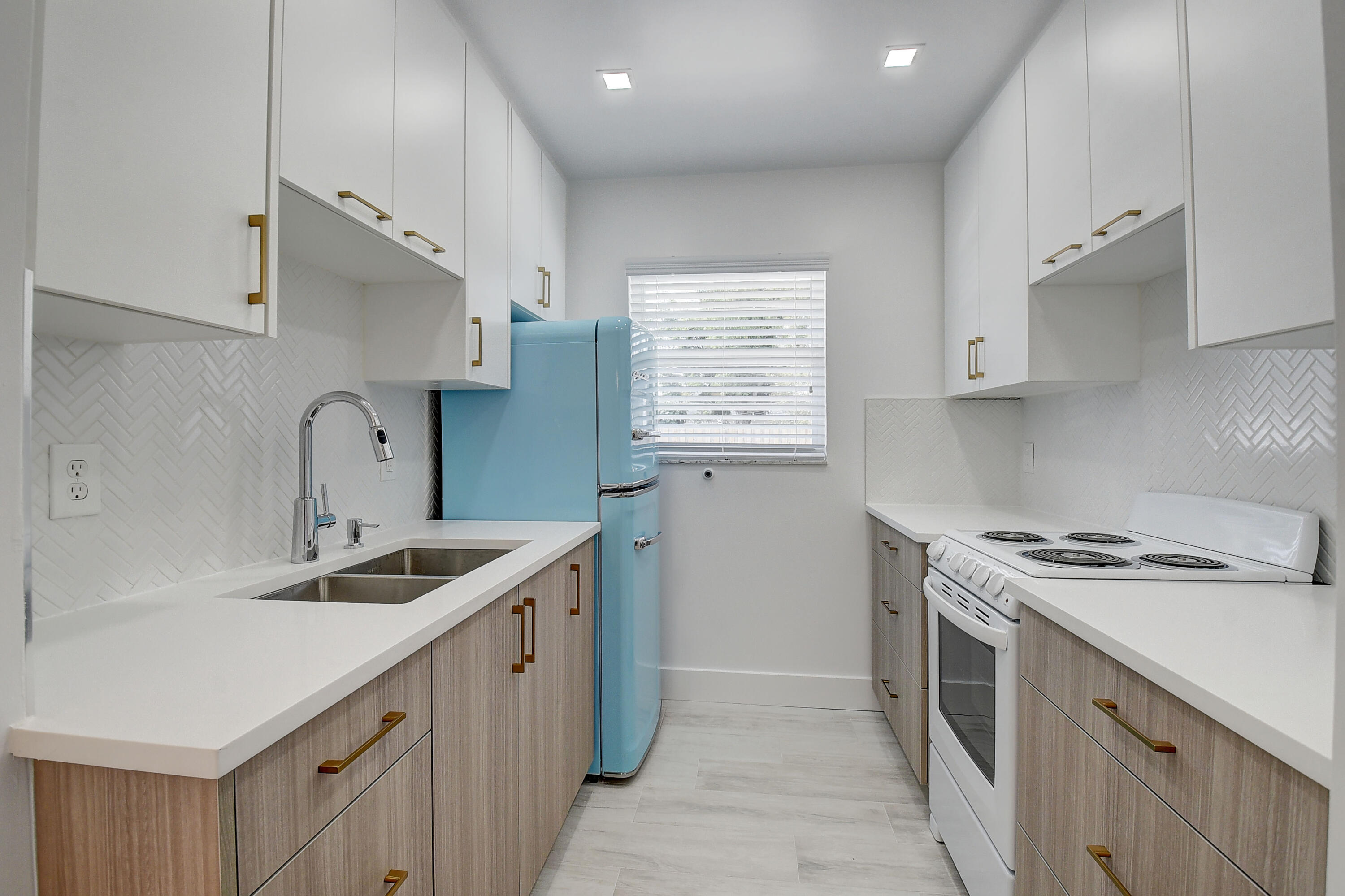 LAKE WORTH TOWN OF - Residential Income